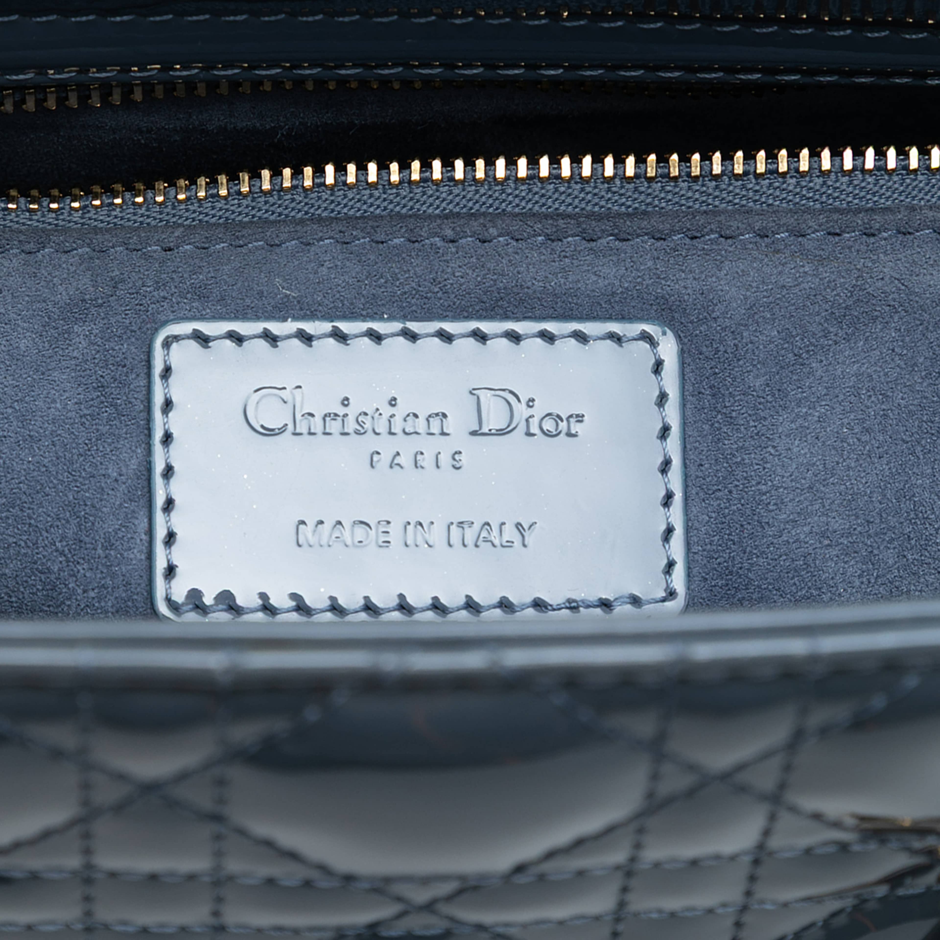 Dior Medium Patent Cannage Lady Dior, från Luxclusif, i färgen denim. Klicka för att öppna bilden i stort format