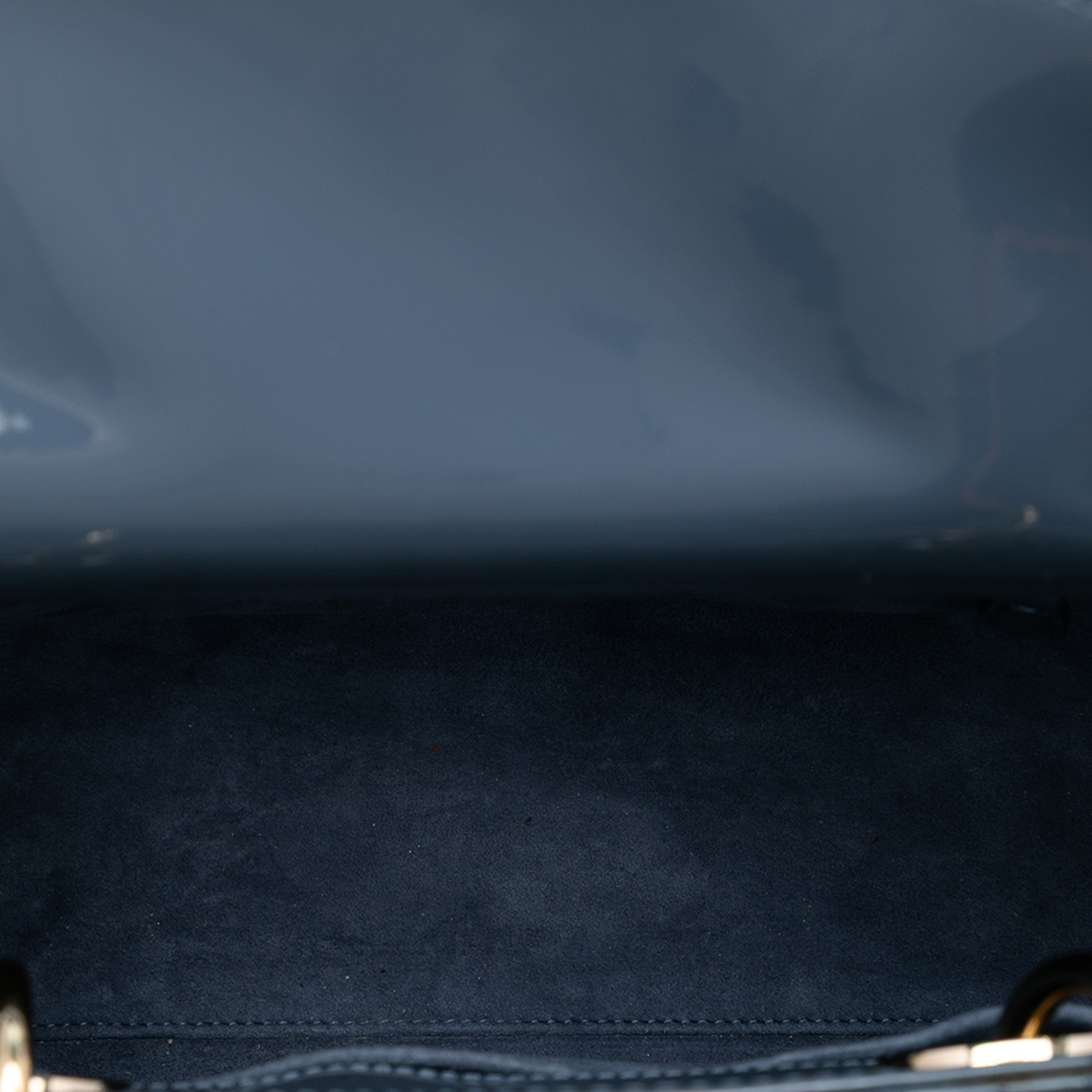 Dior Medium Patent Cannage Lady Dior, från Luxclusif, i färgen denim. Klicka för att öppna bilden i stort format