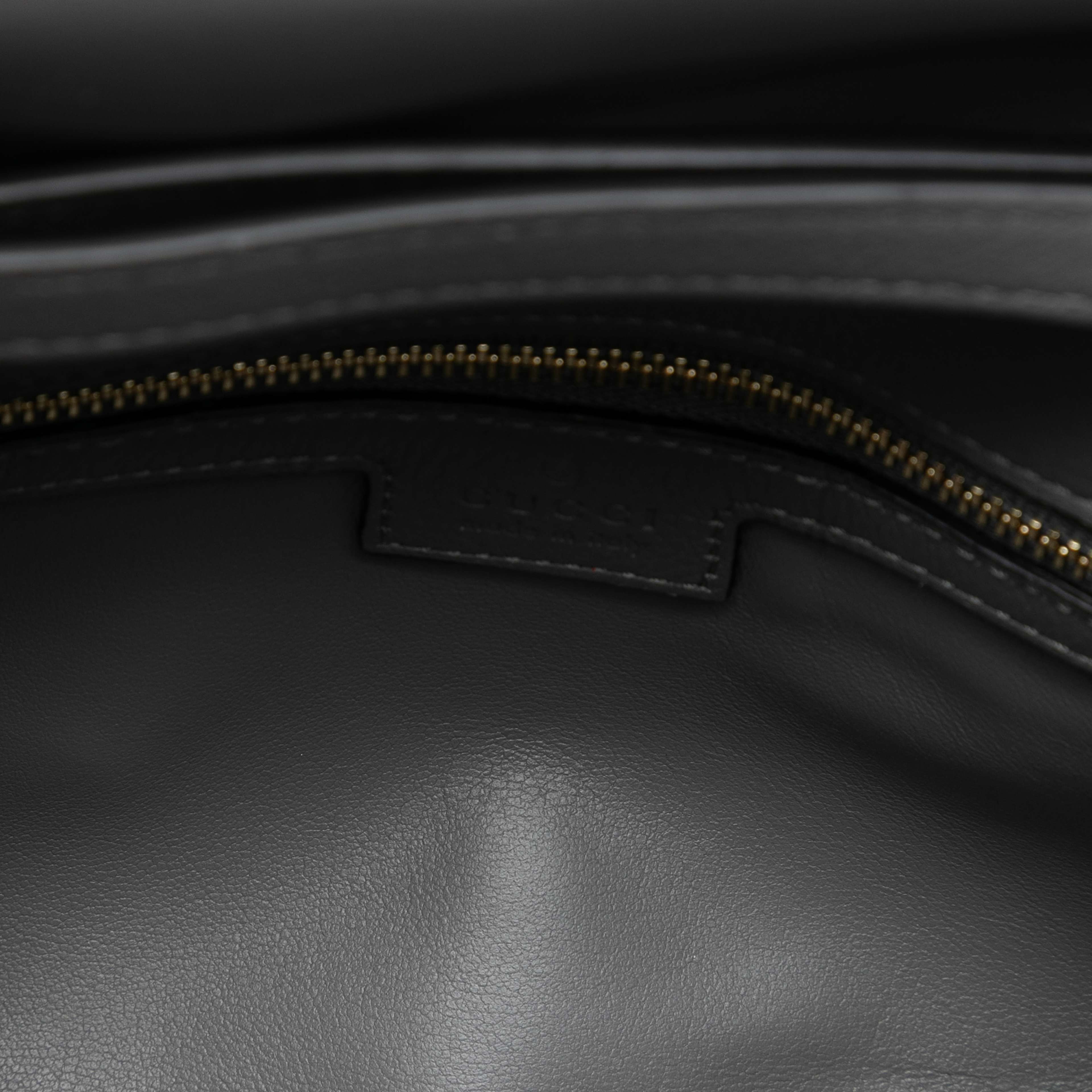 Gucci Small Calfskin Blondie Chain Satchel, från Luxclusif, i färgen gray. Klicka för att öppna bilden i stort format