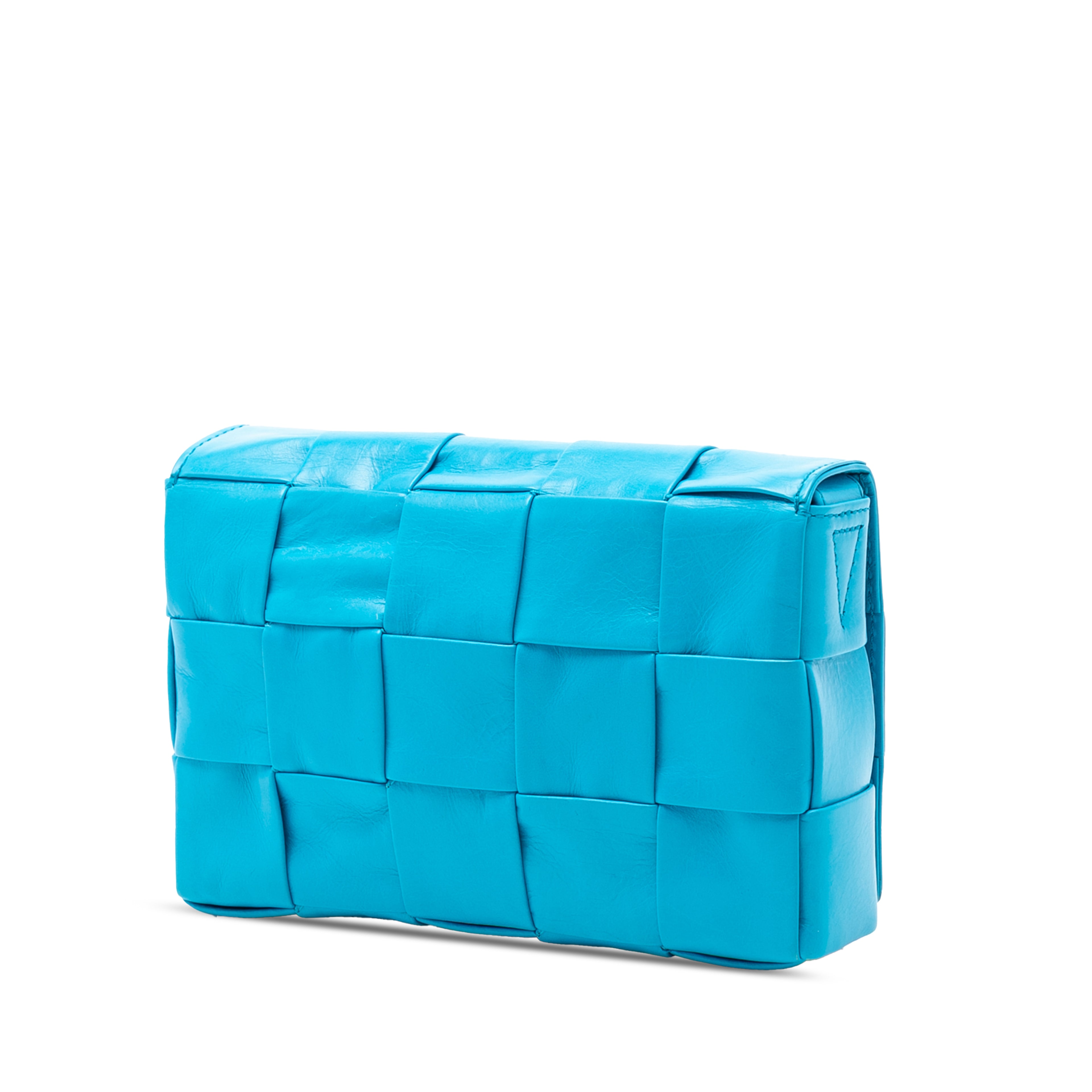 Bottega Veneta Small Paper Calfskin Intrecciato Cassette Crossbody, från Luxclusif, i färgen aqua. Klicka för att öppna bilden i stort format