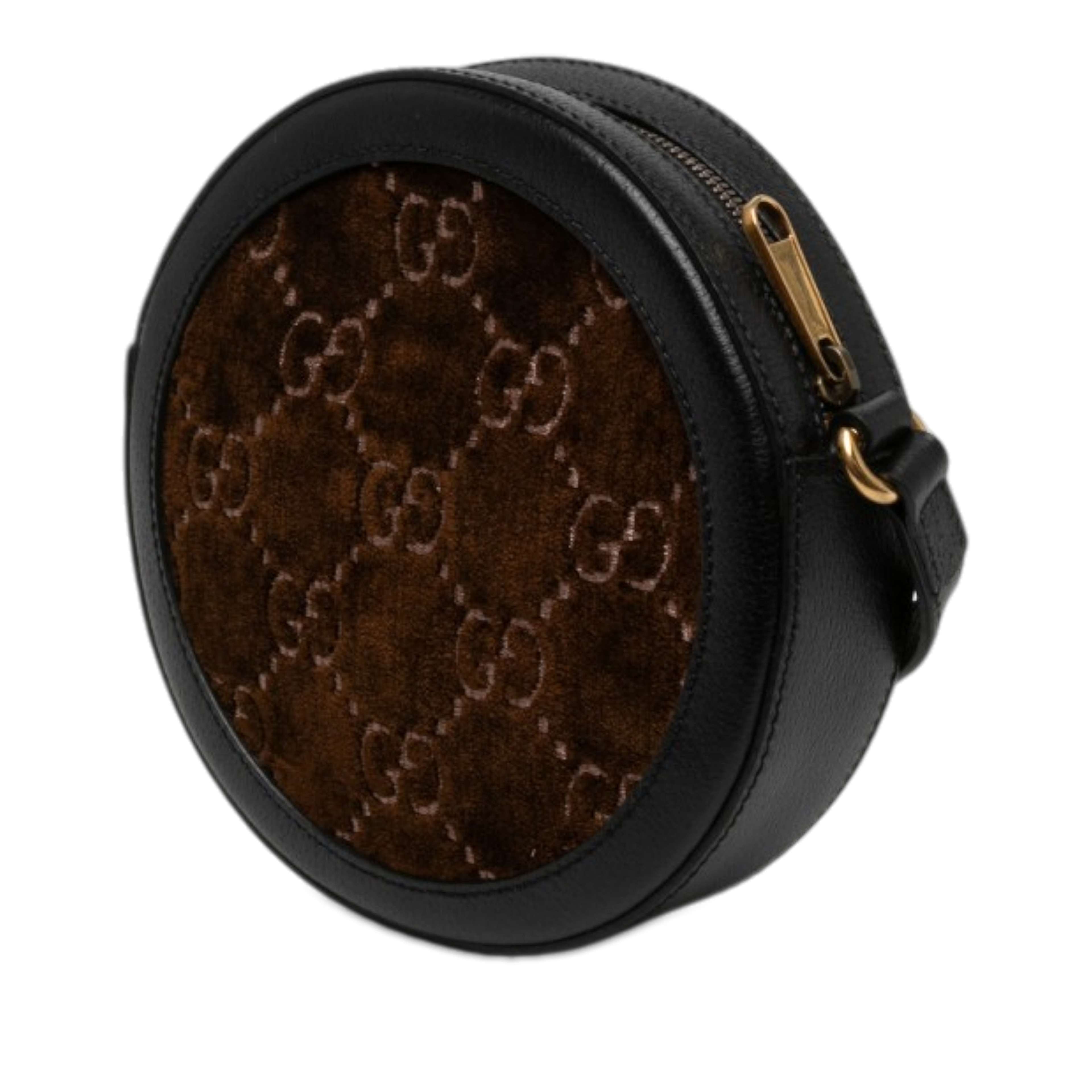 Gucci Gg Velvet Ophidia Round Crossbody, från Luxclusif, i färgen svart. Klicka för att öppna bilden i stort format
