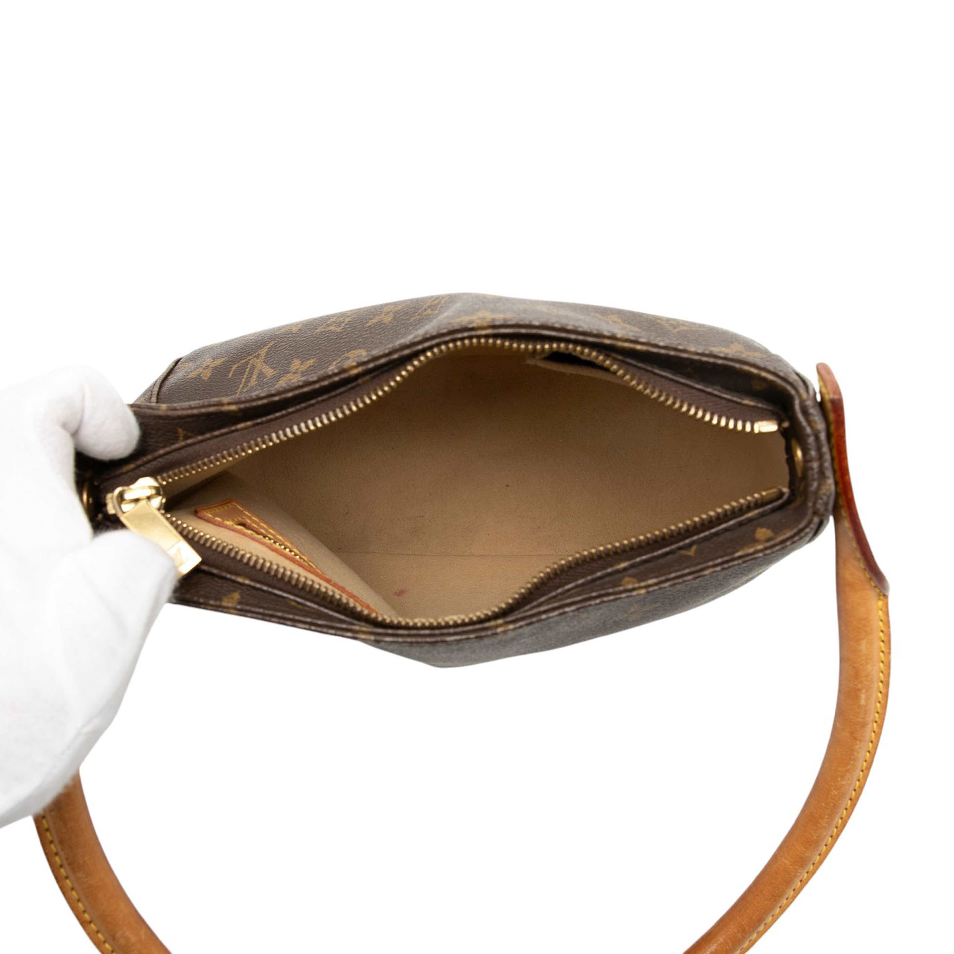 Louis Vuitton Monogram Looping Mm, från Luxclusif, i färgen brown. Klicka för att öppna bilden i stort format