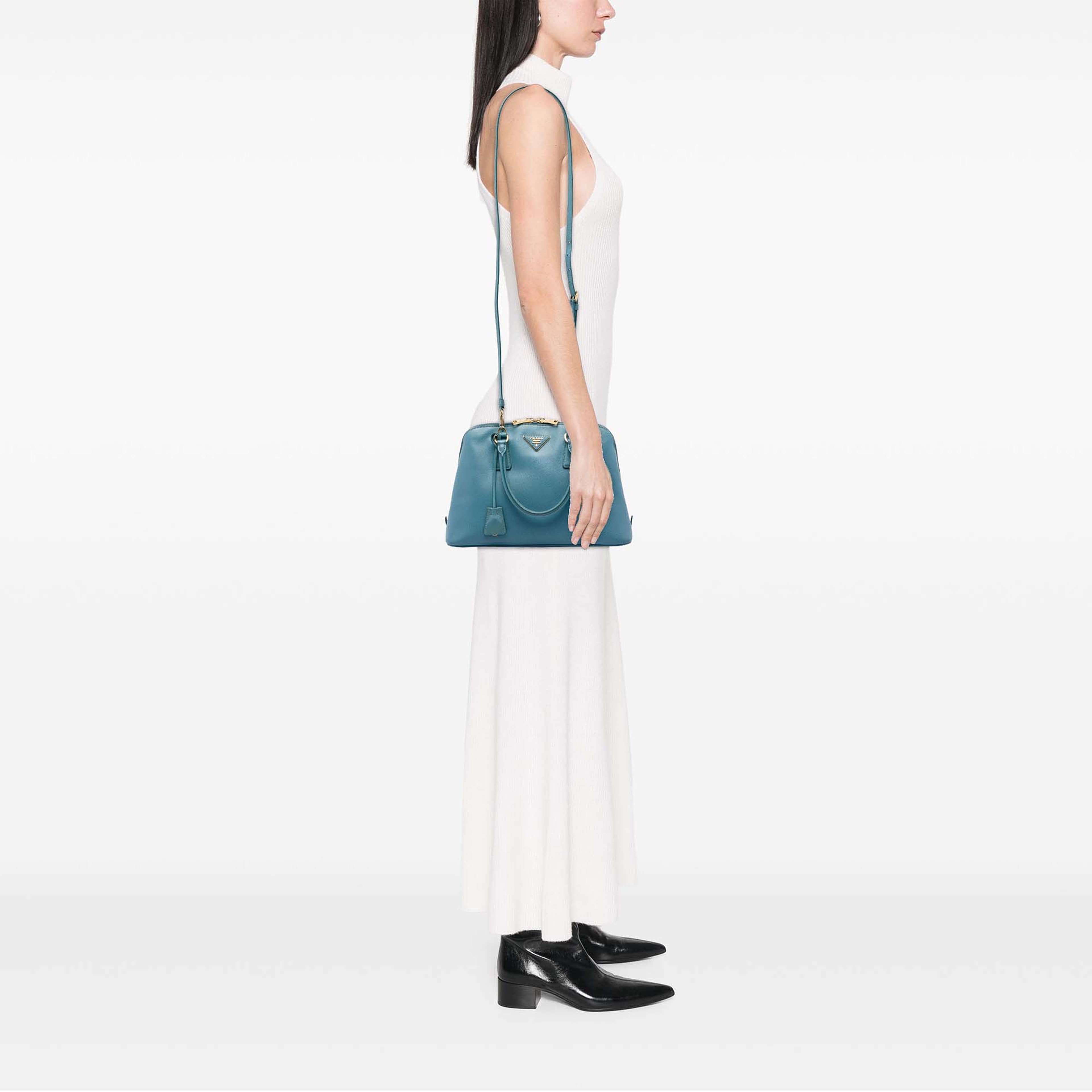Prada Medium Saffiano Lux Promenade Satchel, från Luxclusif, i färgen blå. Klicka för att öppna bilden i stort format