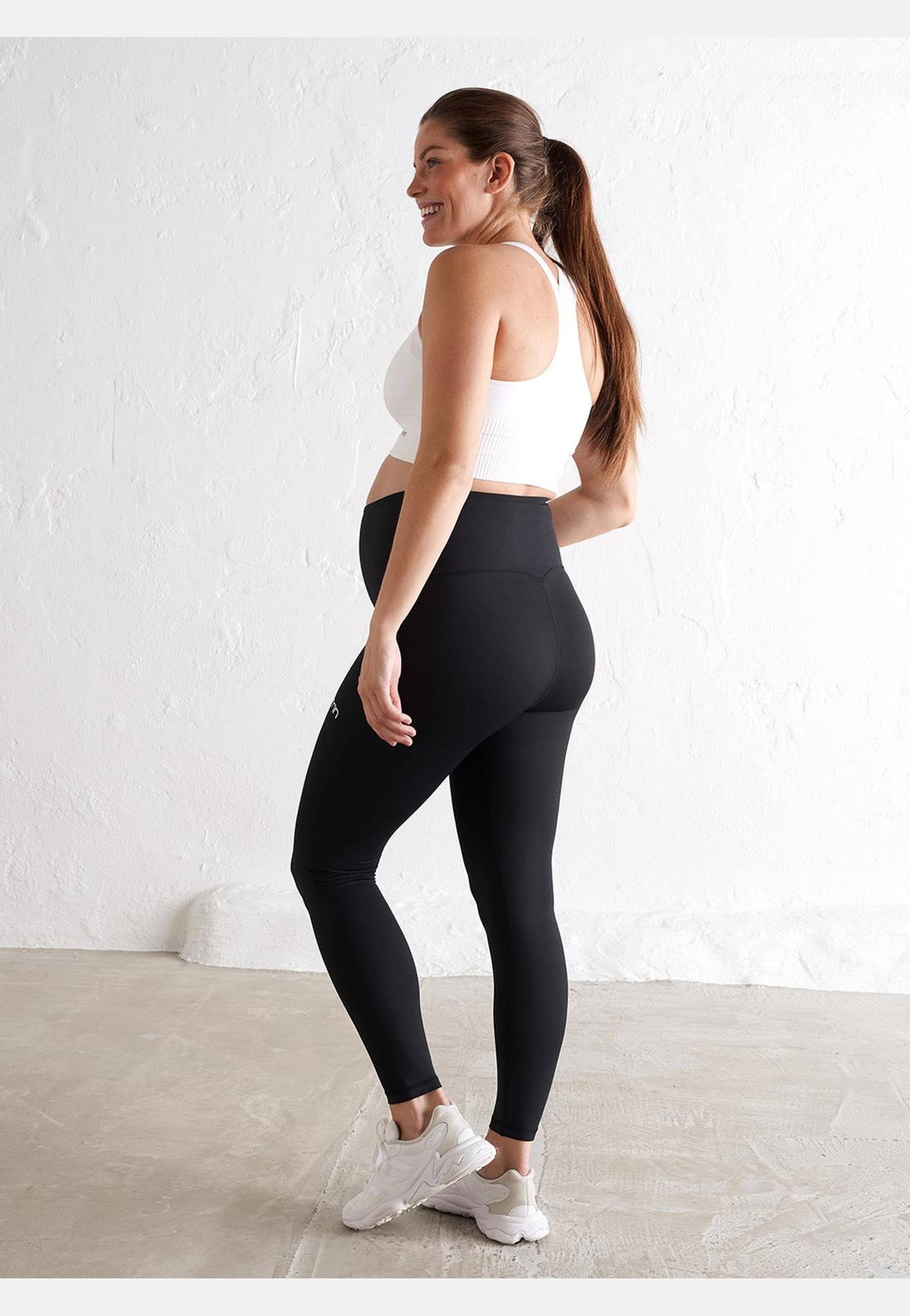 Black Aim High Maternity Tights, från aim'n, i färgen black. Klicka för att öppna bilden i stort format