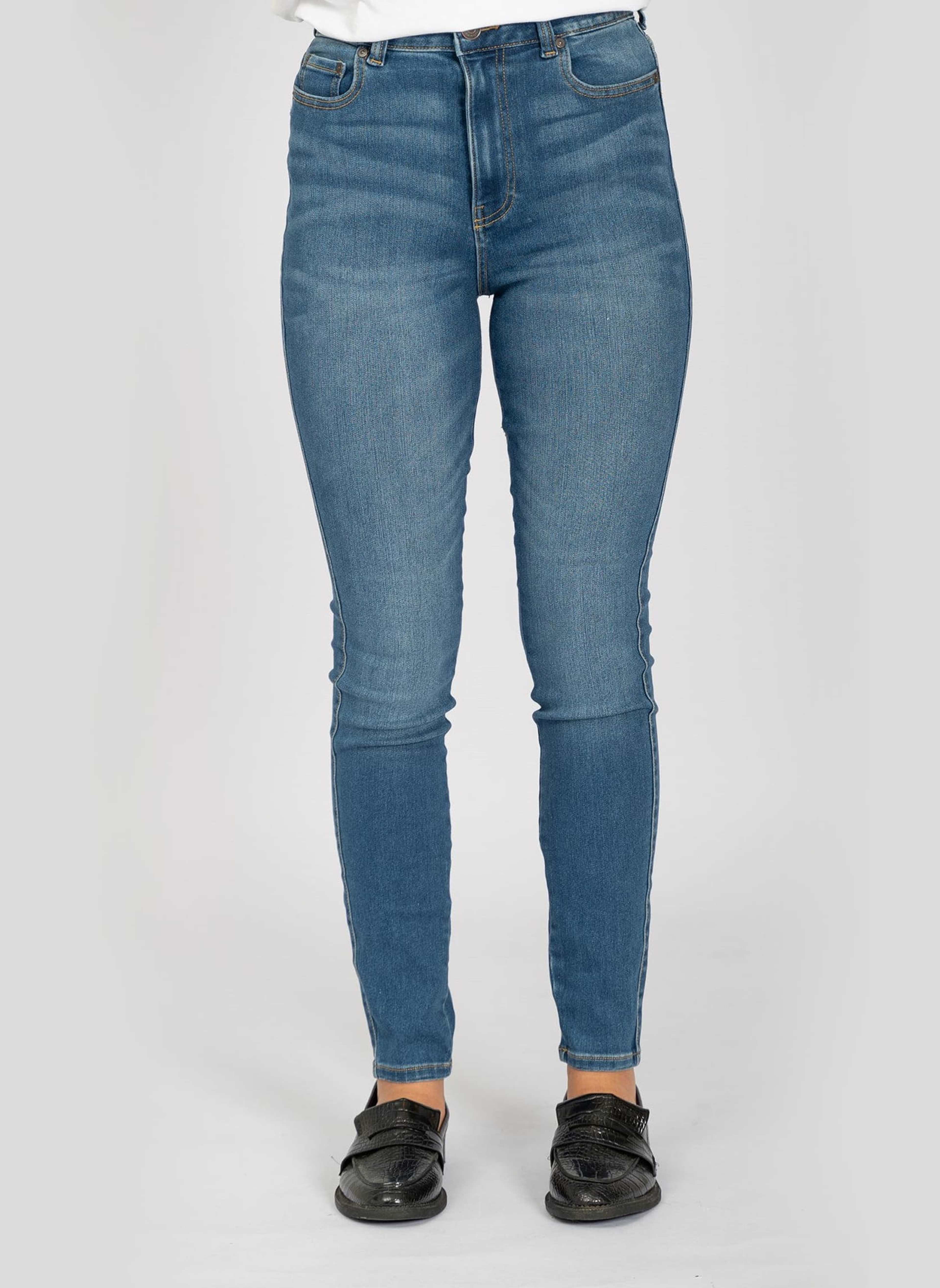 Performance Skinny Jeans