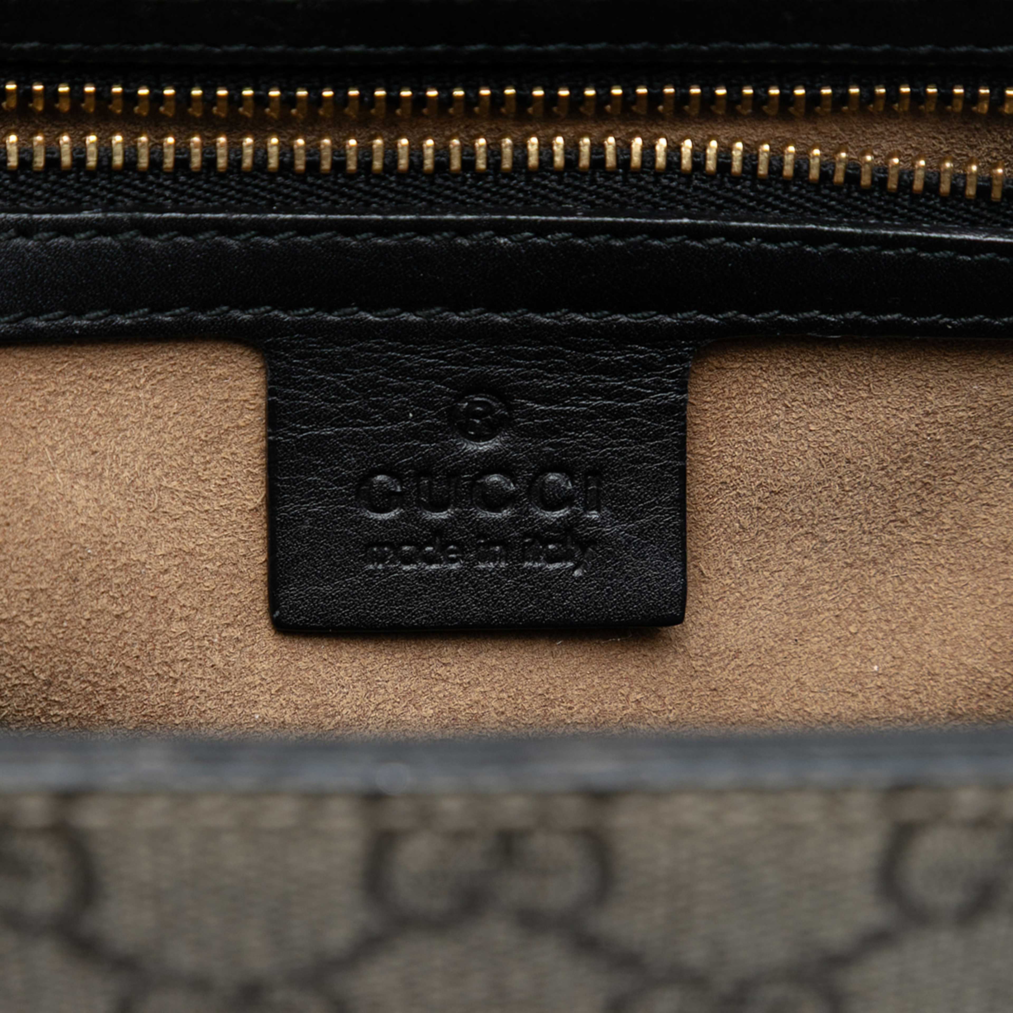 Gucci Small Gg Supreme Padlock Satchel, från Luxclusif, i färgen beige. Klicka för att öppna bilden i stort format