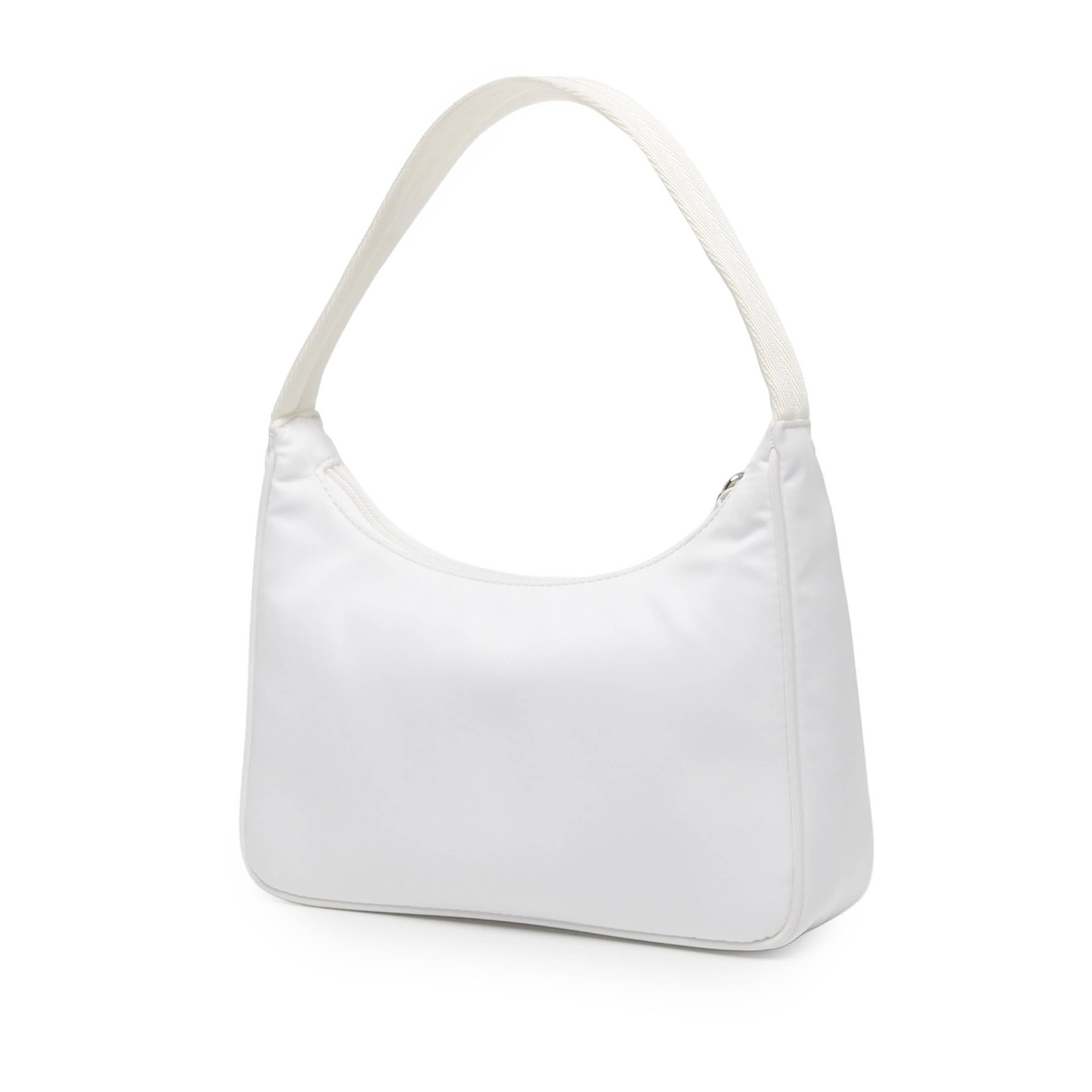 Prada Mini Tessuto Re Edition 2000 Shoulder Bag, från Luxclusif, i färgen vit. Klicka för att öppna bilden i stort format