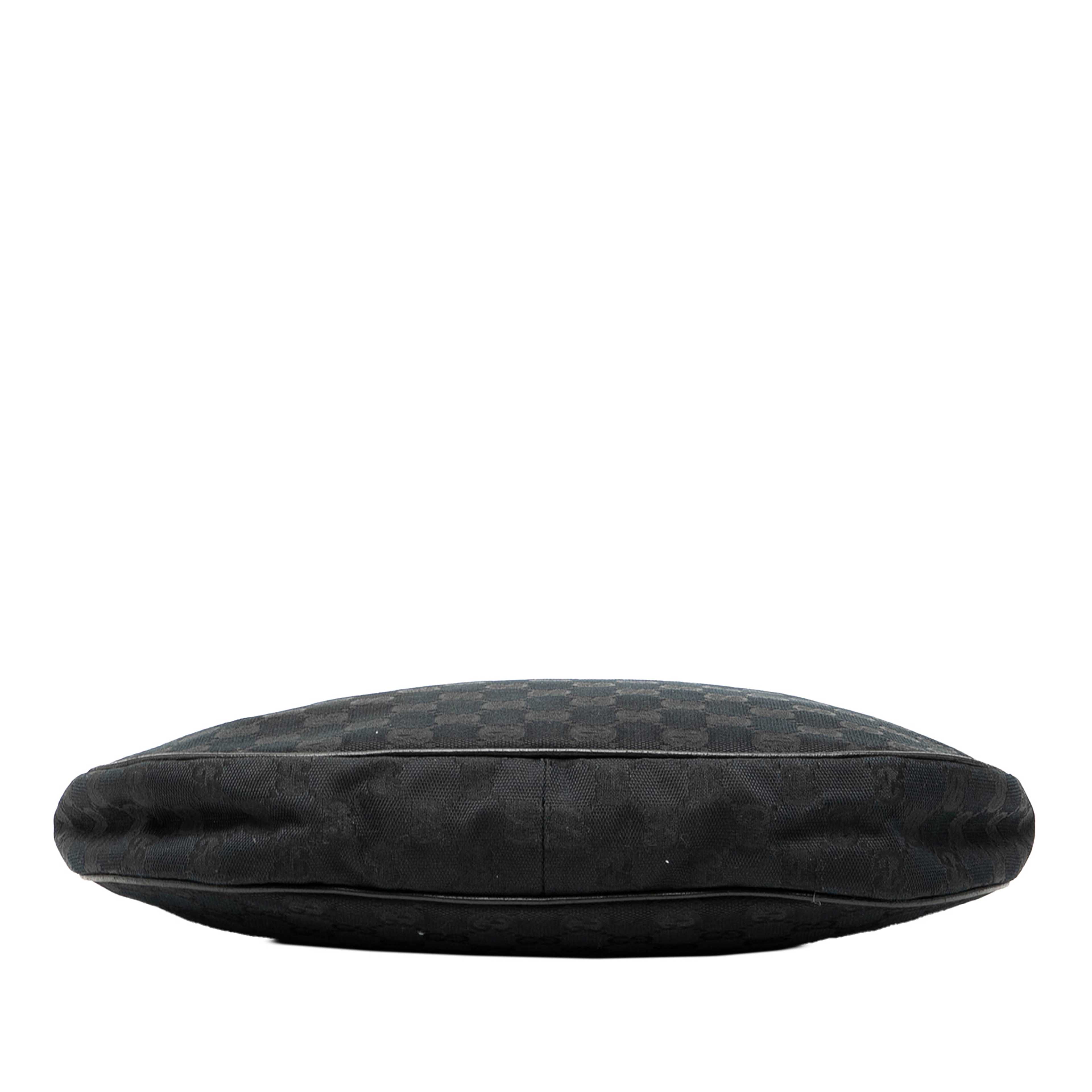 Gucci Gg Canvas Crossbody, från Luxclusif, i färgen black. Klicka för att öppna bilden i stort format