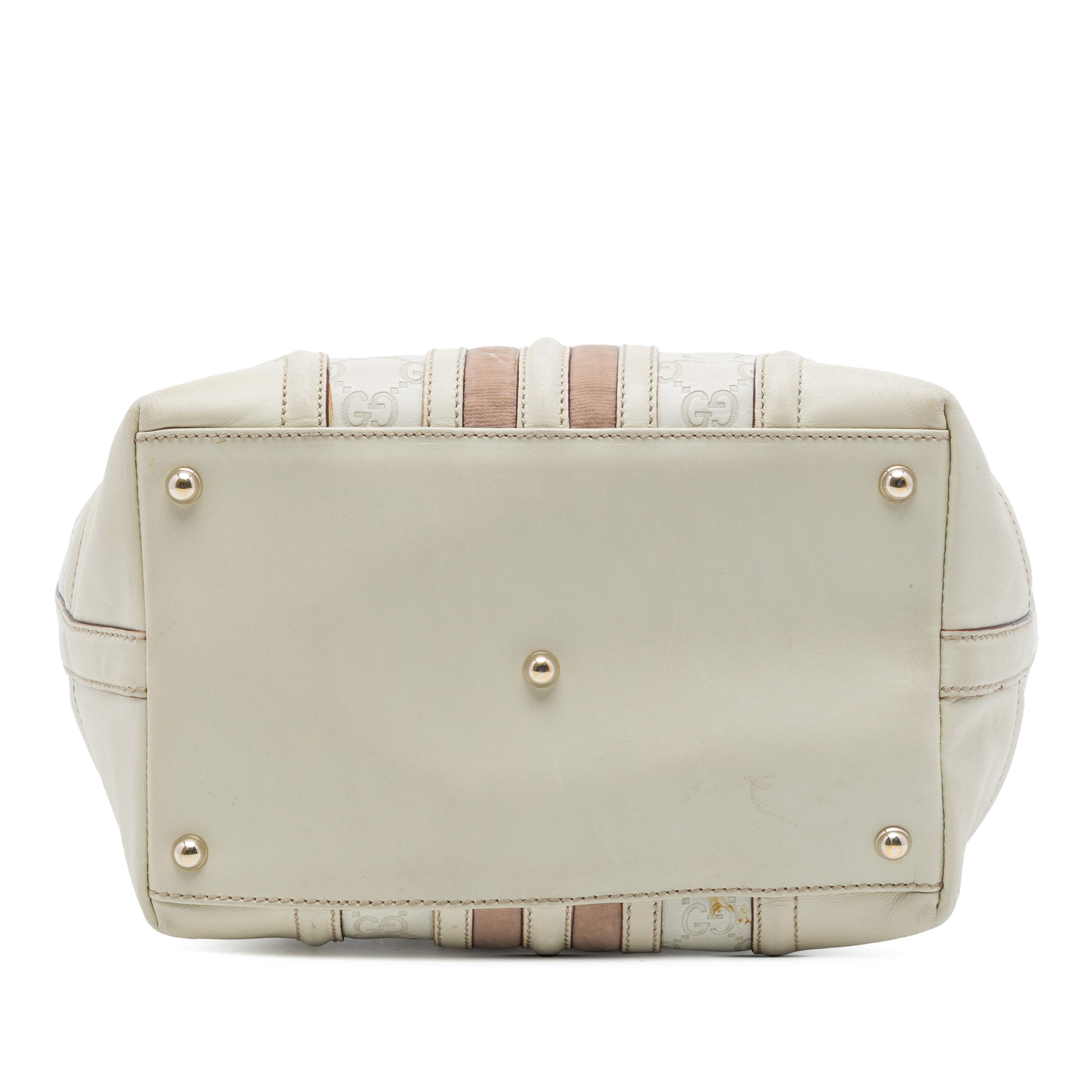 Gucci Guccissima Treasure Handbag, från Luxclusif, i färgen vit. Klicka för att öppna bilden i stort format