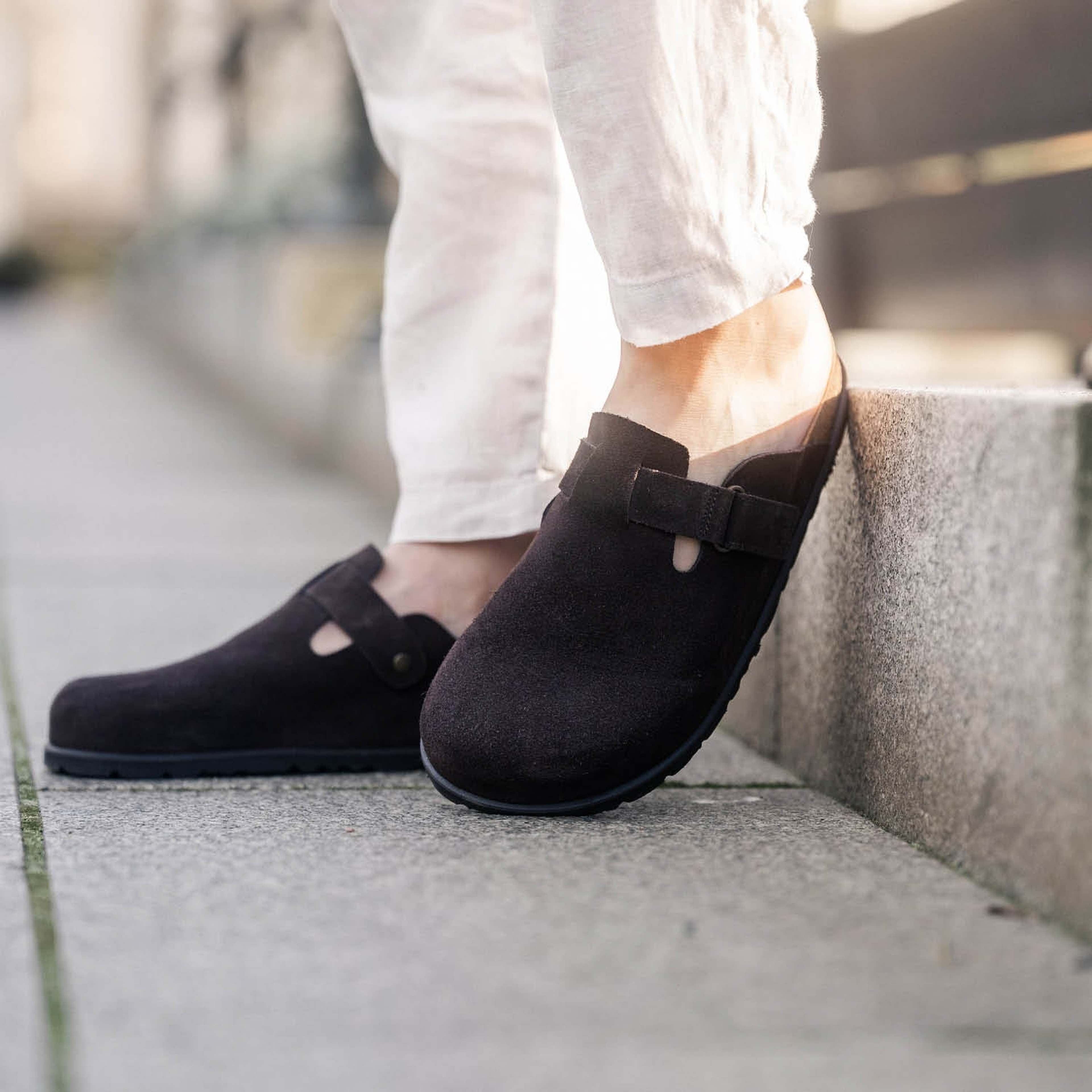 Valdemar Tofflor, från Shepherd, i färgen black suede. Klicka för att öppna bilden i stort format