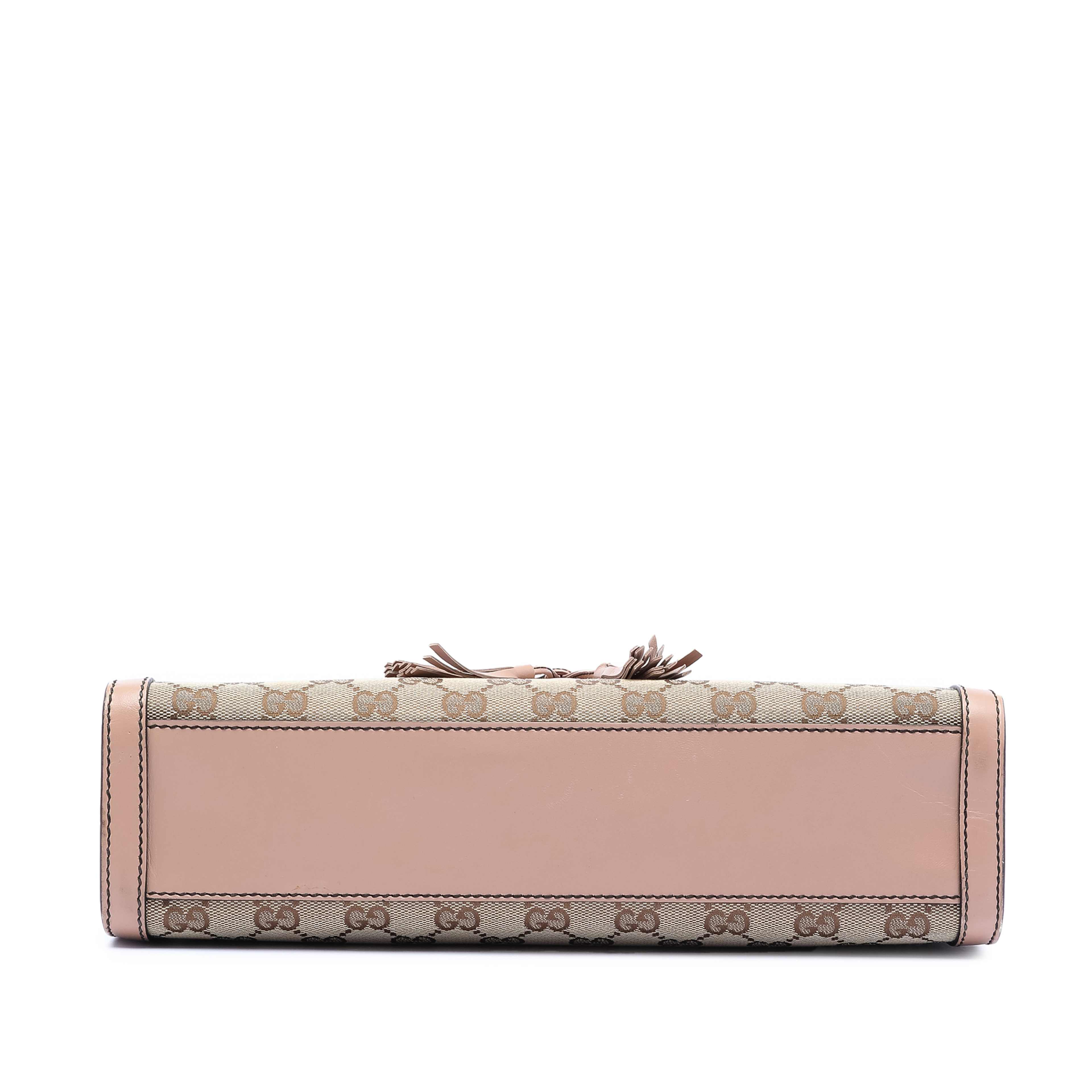 Gucci Medium Gg Canvas Emily Shoulder Bag, från Luxclusif, i färgen beige. Klicka för att öppna bilden i stort format