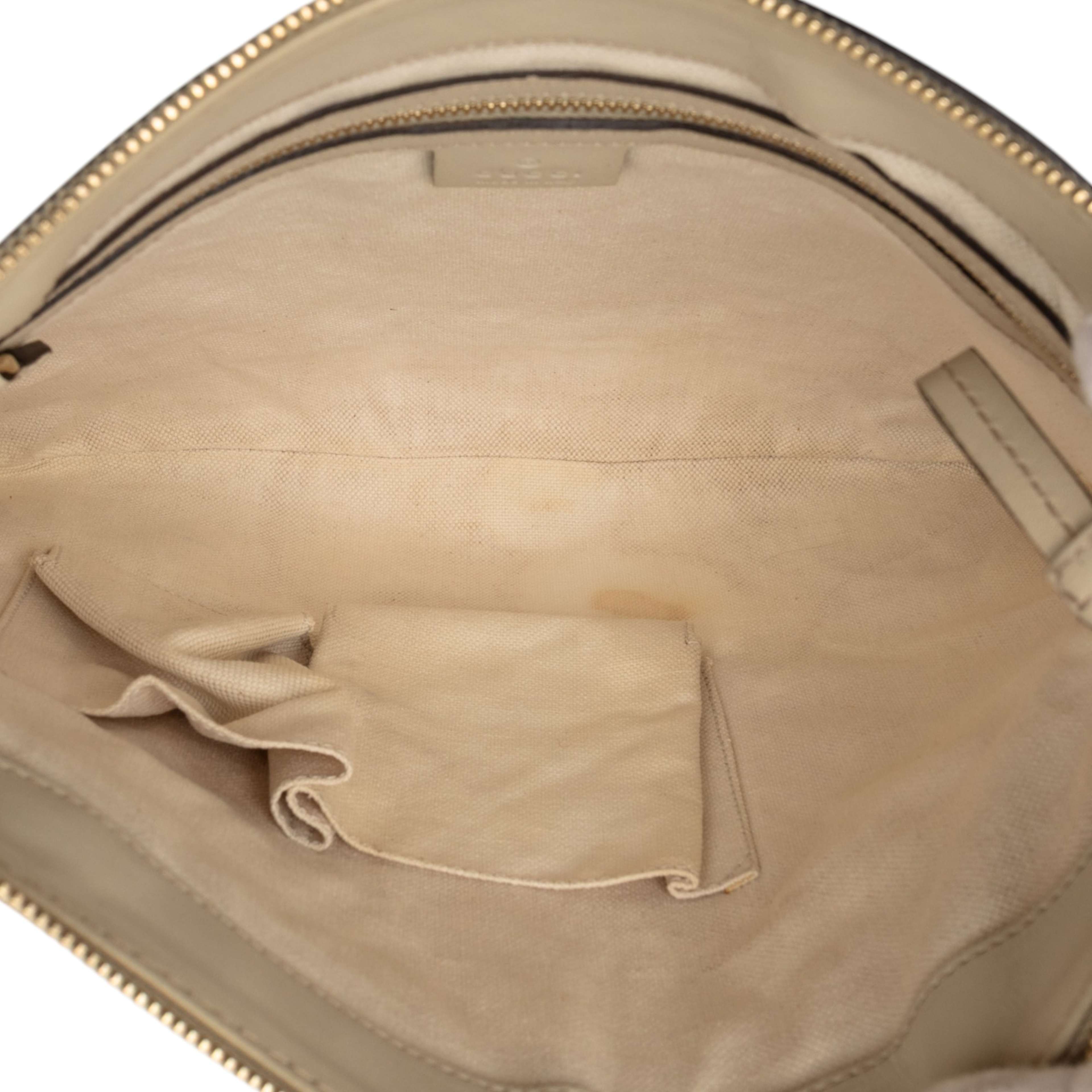 Gucci Guccissima Mayfair Crossbody, från Luxclusif, i färgen beige. Klicka för att öppna bilden i stort format