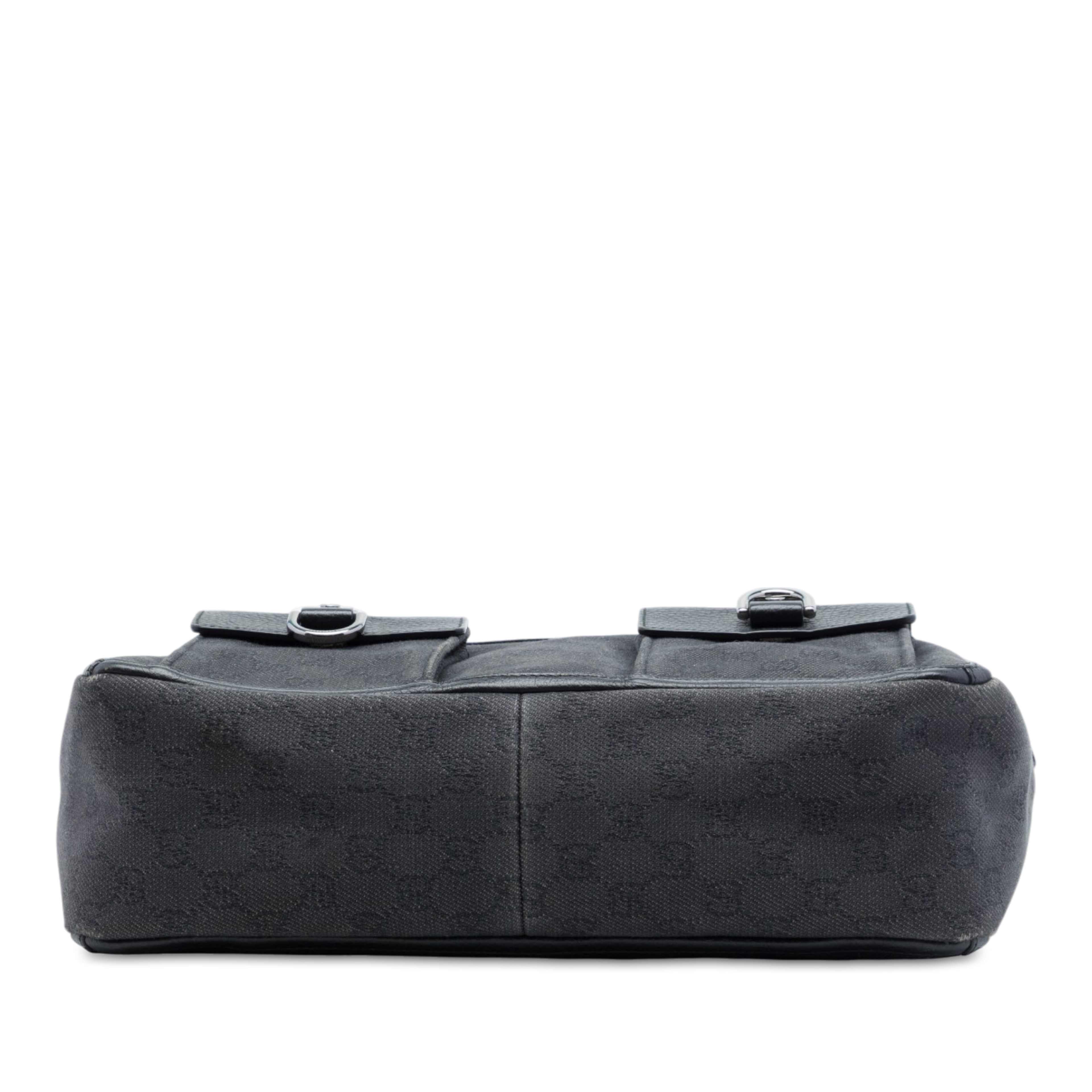 Gucci Gg Denim Abbey D Ring Pocket Tote, från Luxclusif, i färgen grå. Klicka för att öppna bilden i stort format