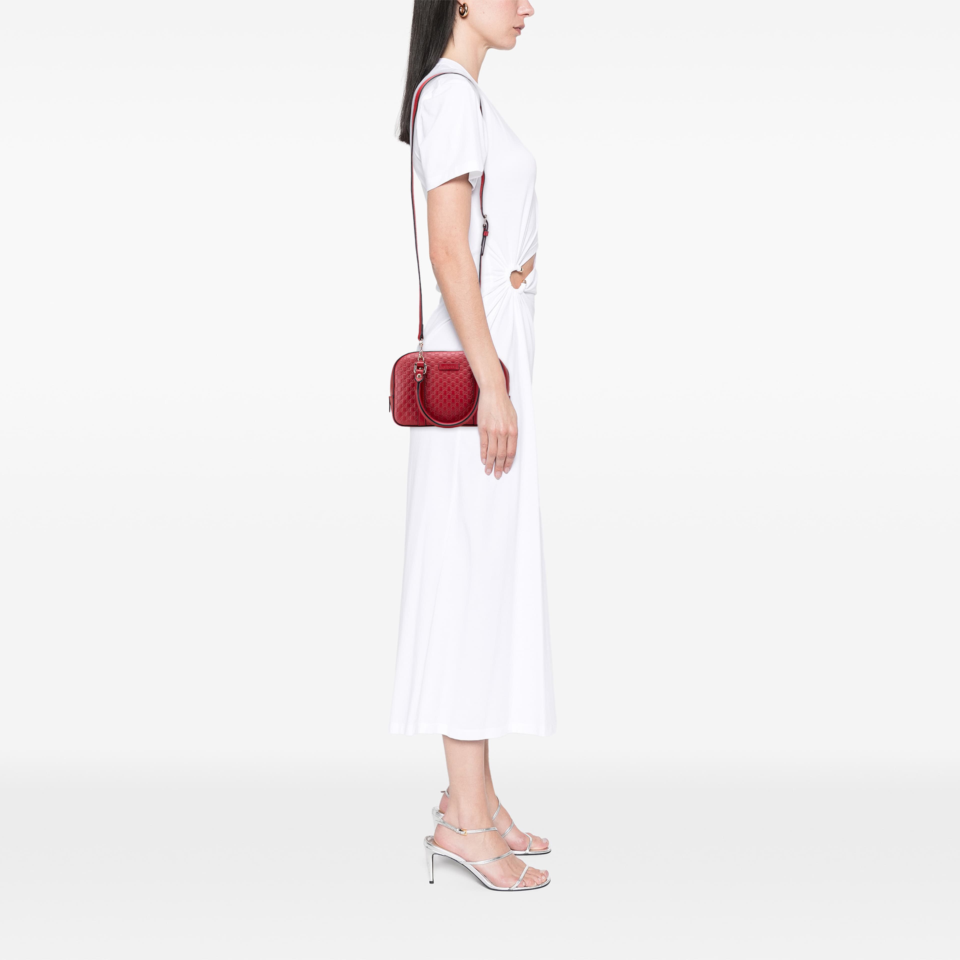 Gucci Small Microguccissima Bree Satchel, från Luxclusif, i färgen röd. Klicka för att öppna bilden i stort format