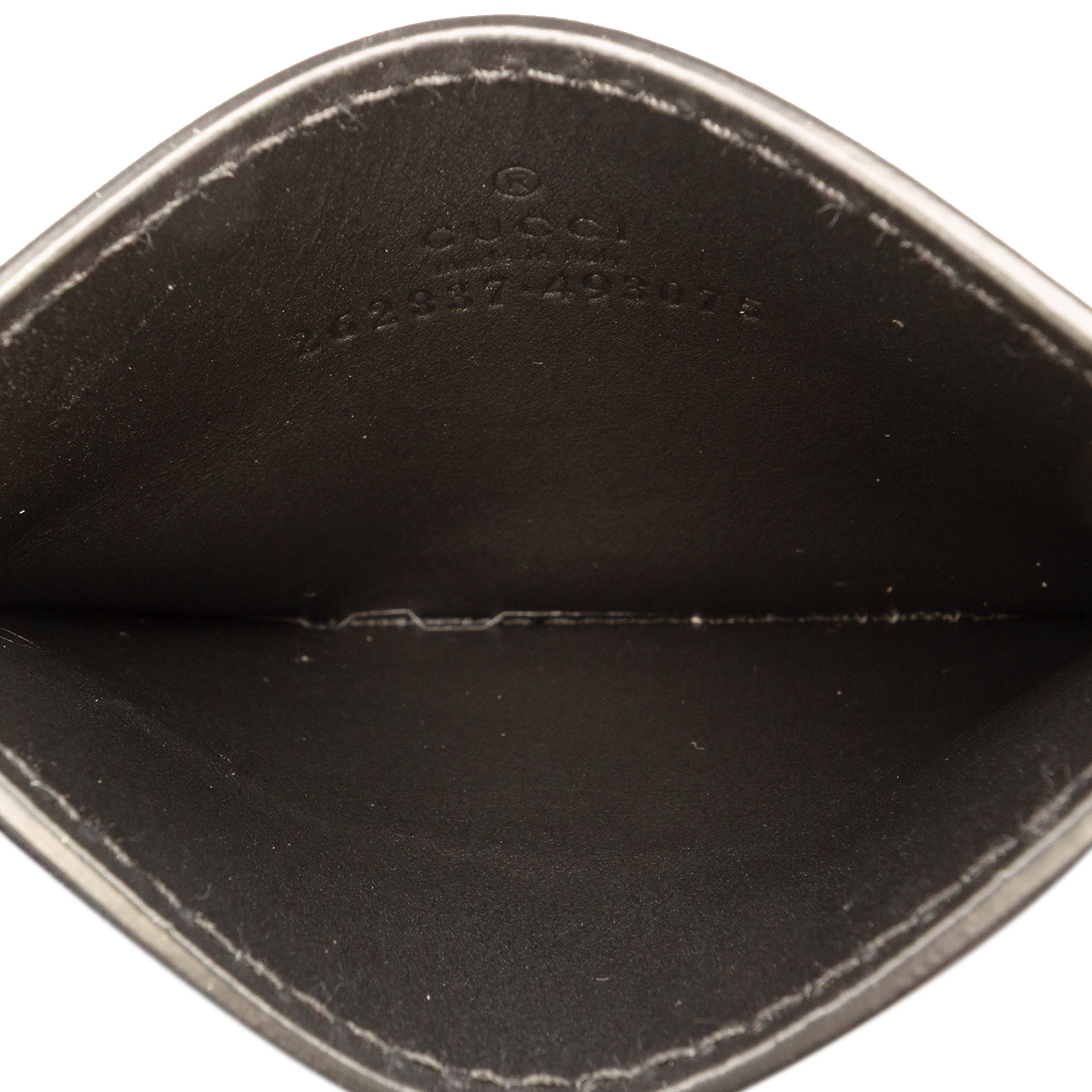 Gucci Microguccissima Card Holder, från Luxclusif, i färgen black. Klicka för att öppna bilden i stort format