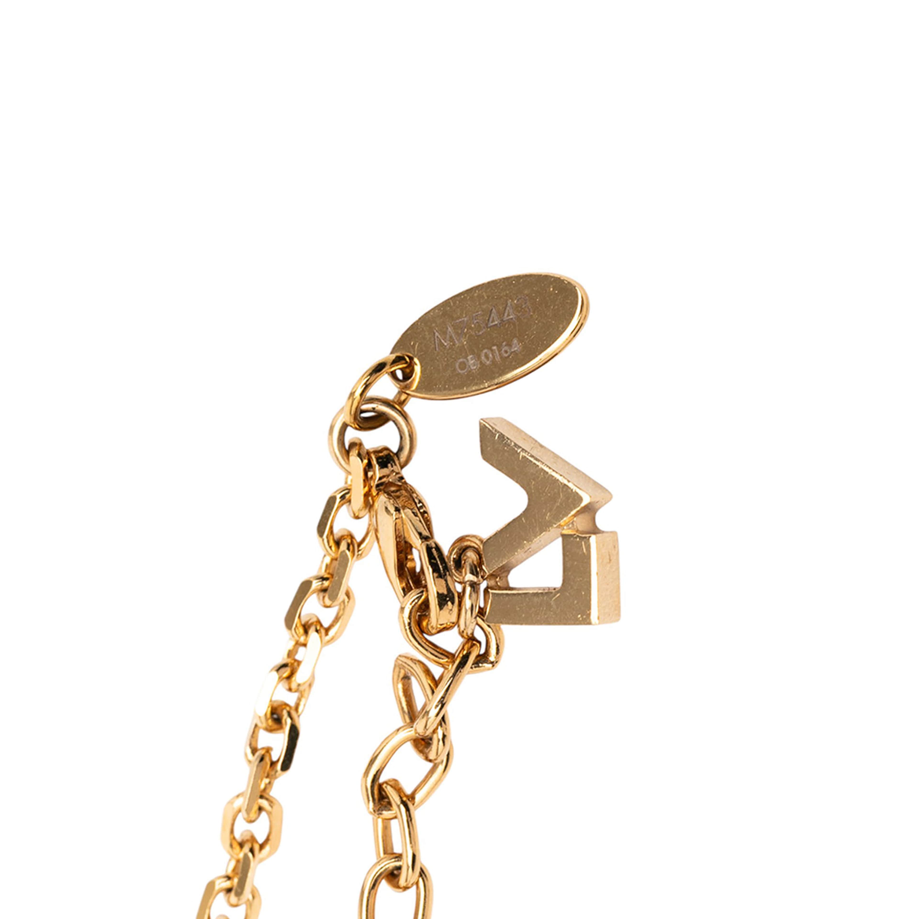 Louis Vuitton Gold Plated Charmy Pearl Necklace, från Luxclusif, i färgen gold. Klicka för att öppna bilden i stort format