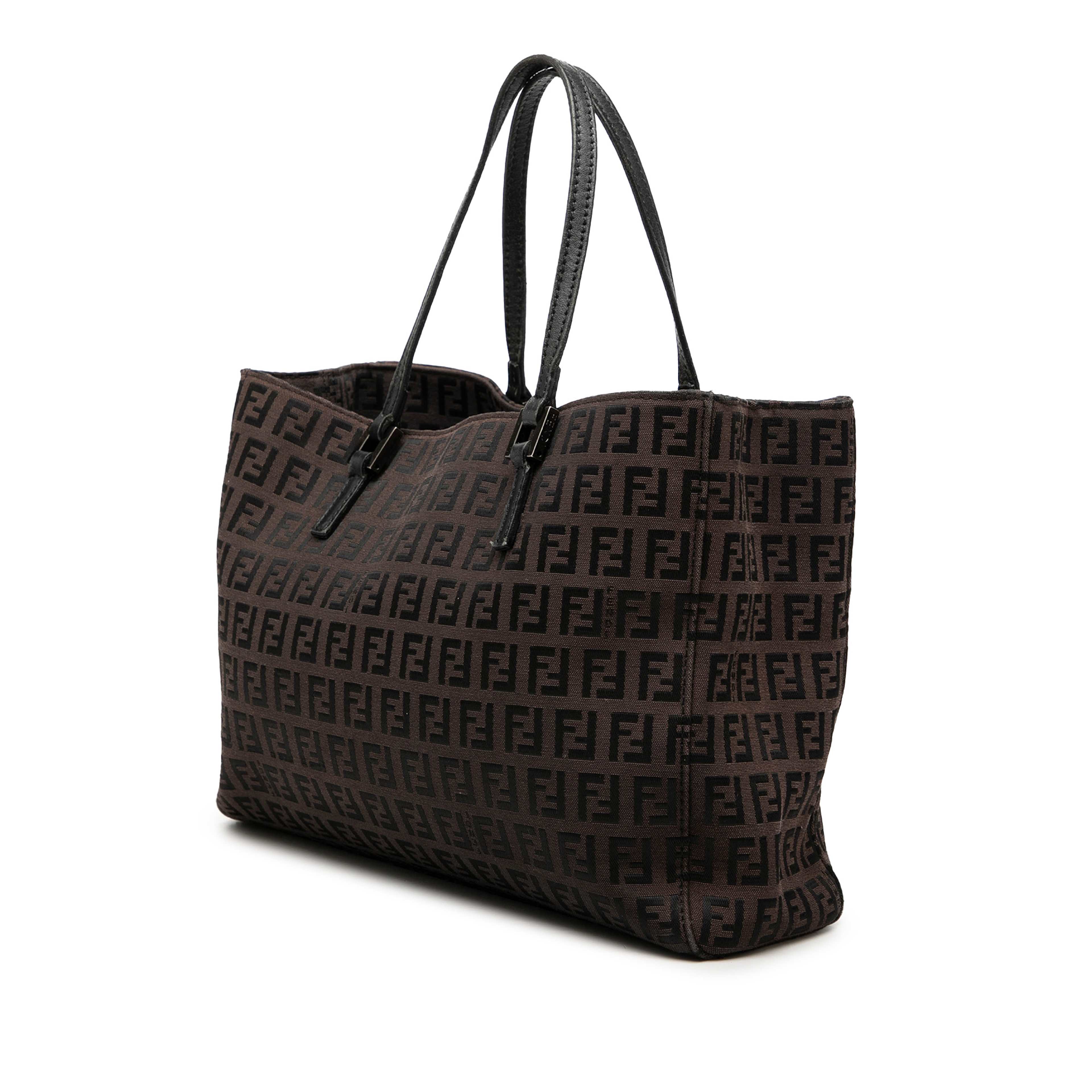 Fendi Zucchino Canvas Tote, från Luxclusif, i färgen dark brown. Klicka för att öppna bilden i stort format