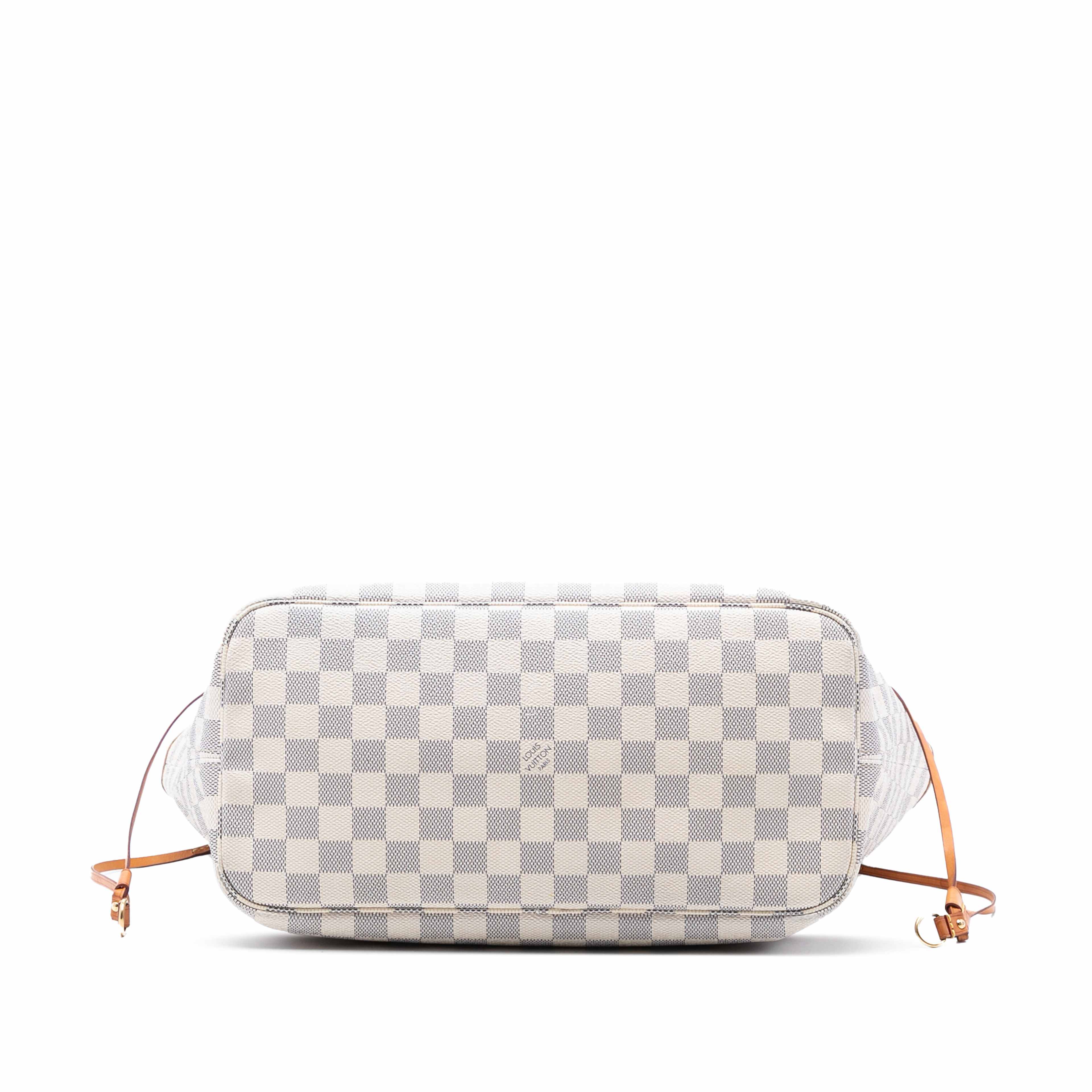 Louis Vuitton Damier Azur Neverfull Mm, från Luxclusif, i färgen white. Klicka för att öppna bilden i stort format