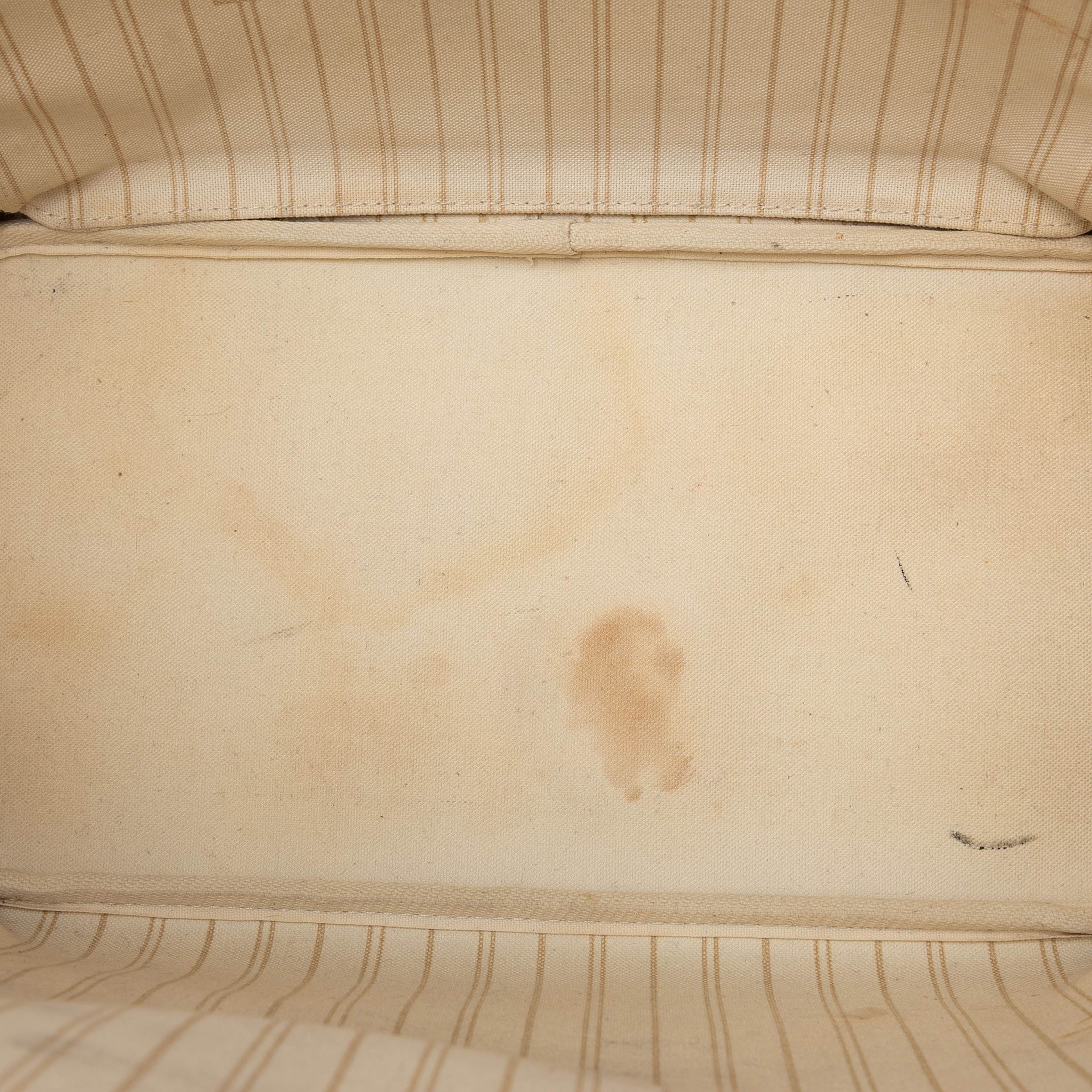 Louis Vuitton Damier Azur Neverfull Mm, från Luxclusif, i färgen white. Klicka för att öppna bilden i stort format