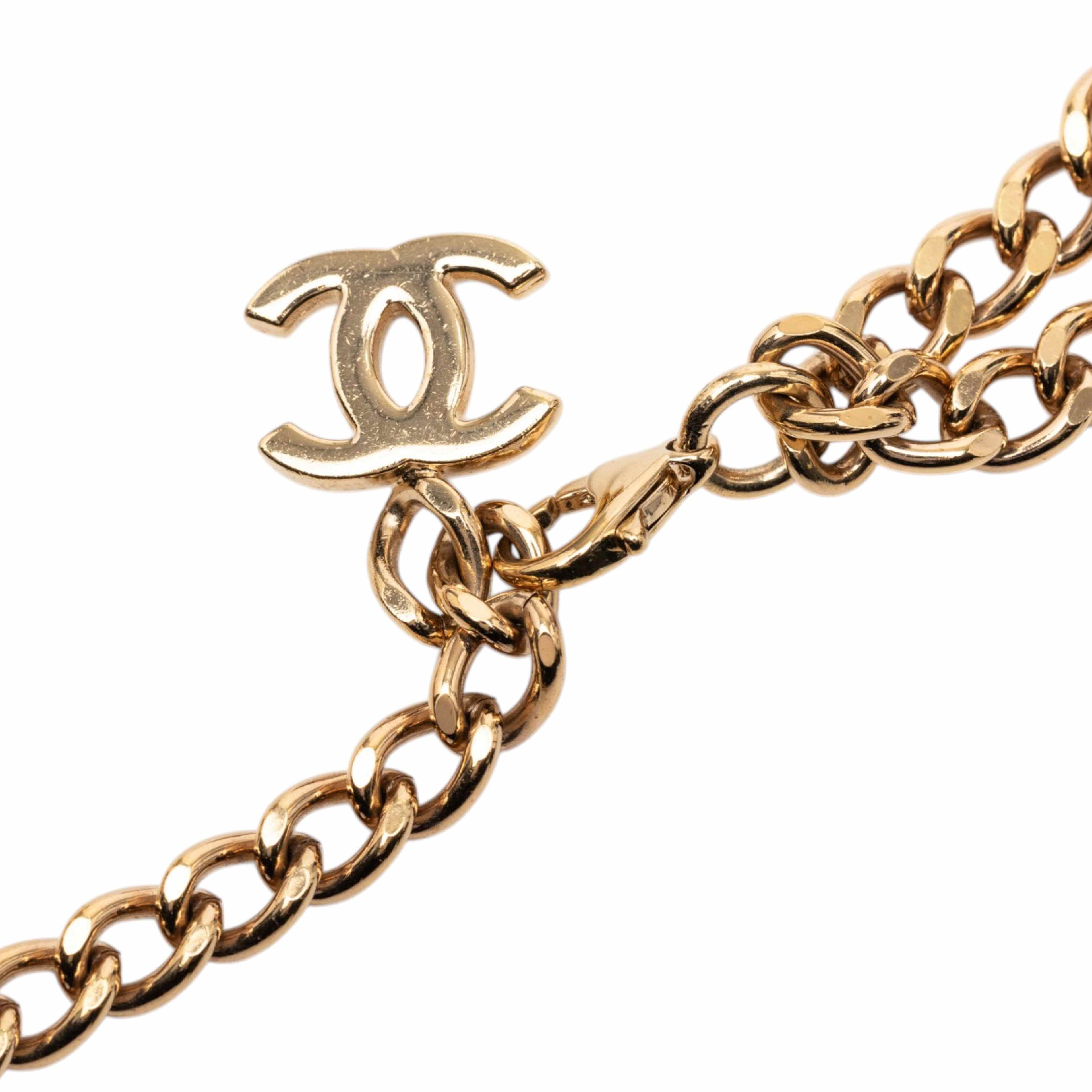 Chanel Cc Gold Plated Coco Rhinestones Double Chain Necklace, från Luxclusif, i färgen gold. Klicka för att öppna bilden i stort format