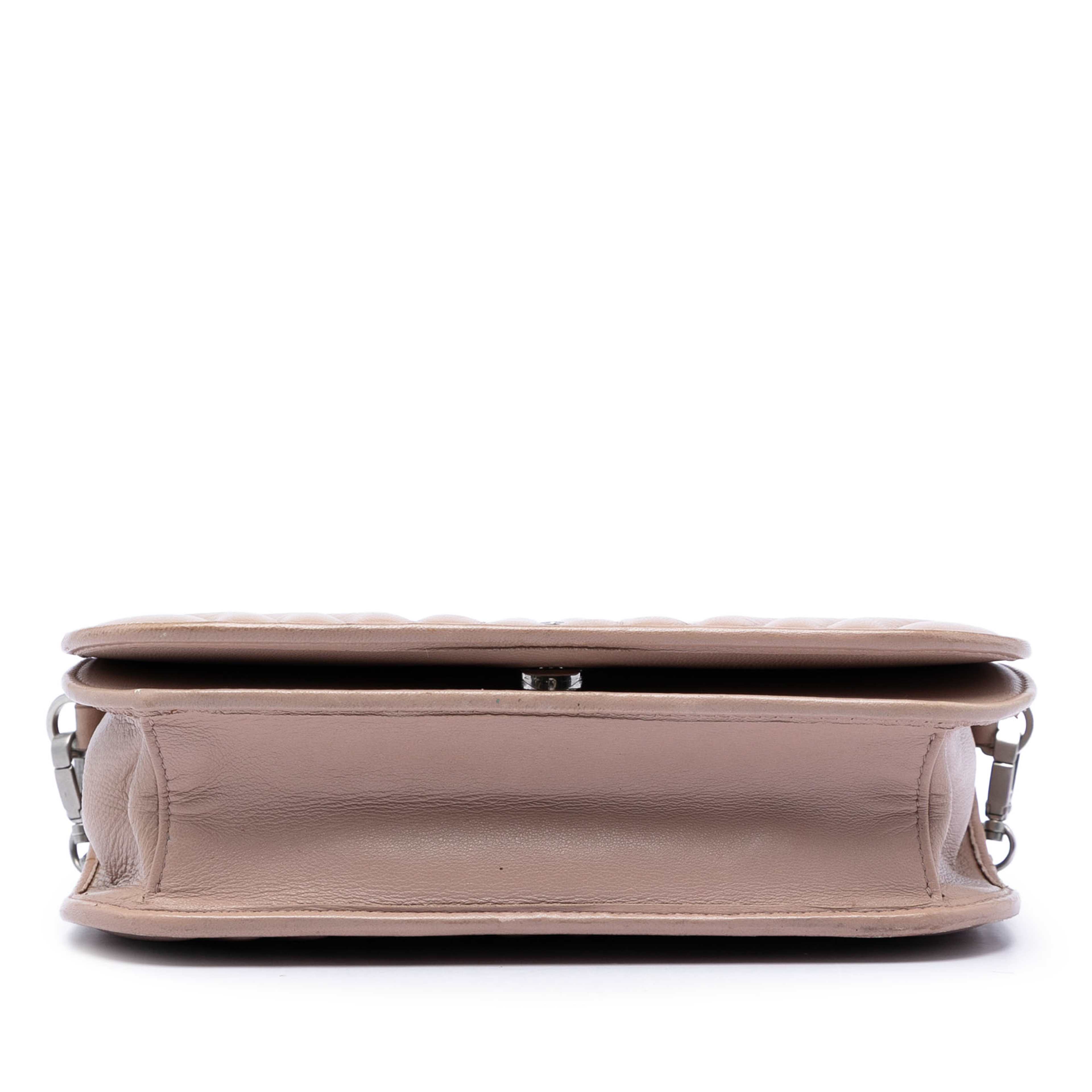 Prada Mini Soft Calf Impunture Diagramme Crossbody, från Luxclusif, i färgen brun. Klicka för att öppna bilden i stort format