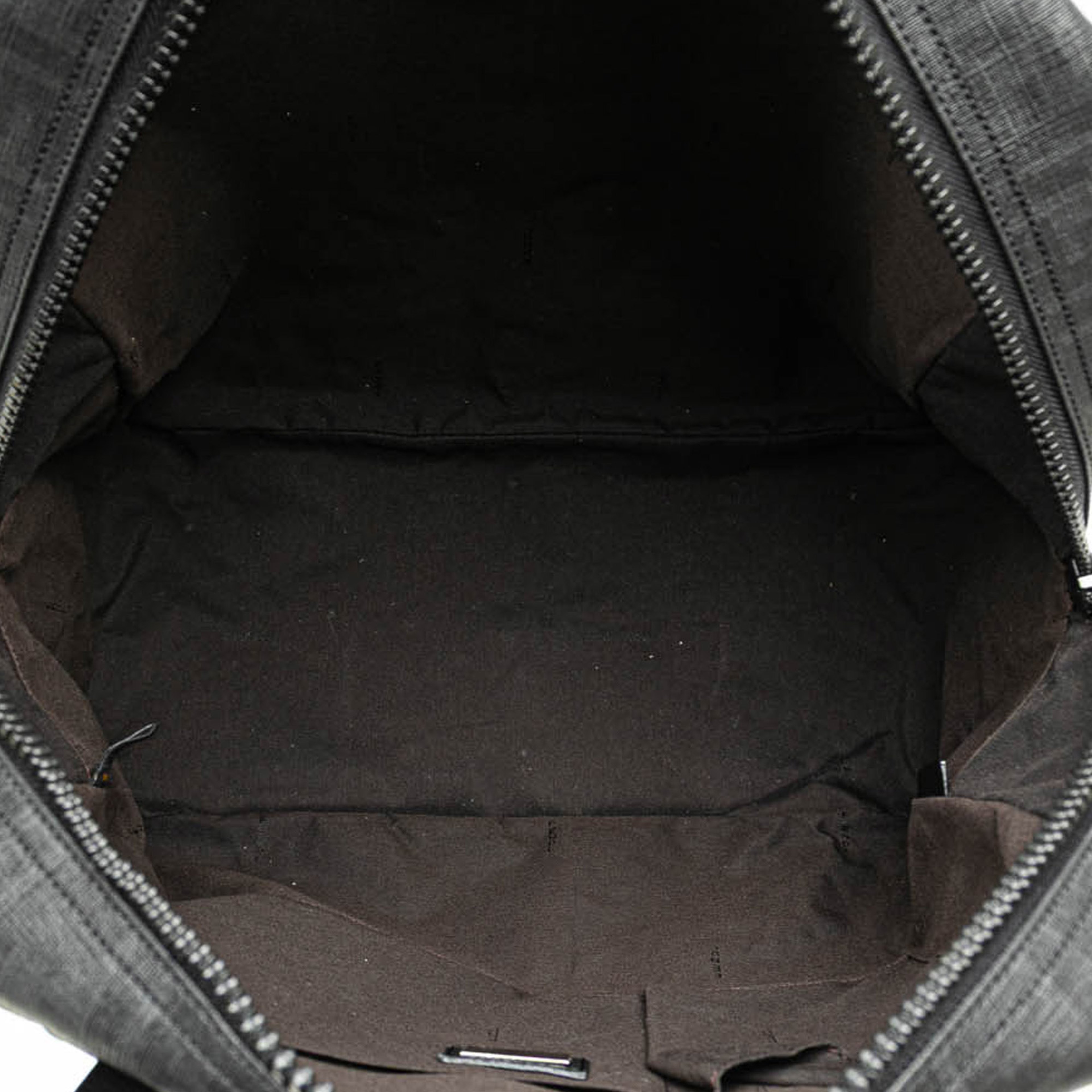 Fendi Zucca Coated Canvas Handbag, från Luxclusif, i färgen dark gray. Klicka för att öppna bilden i stort format