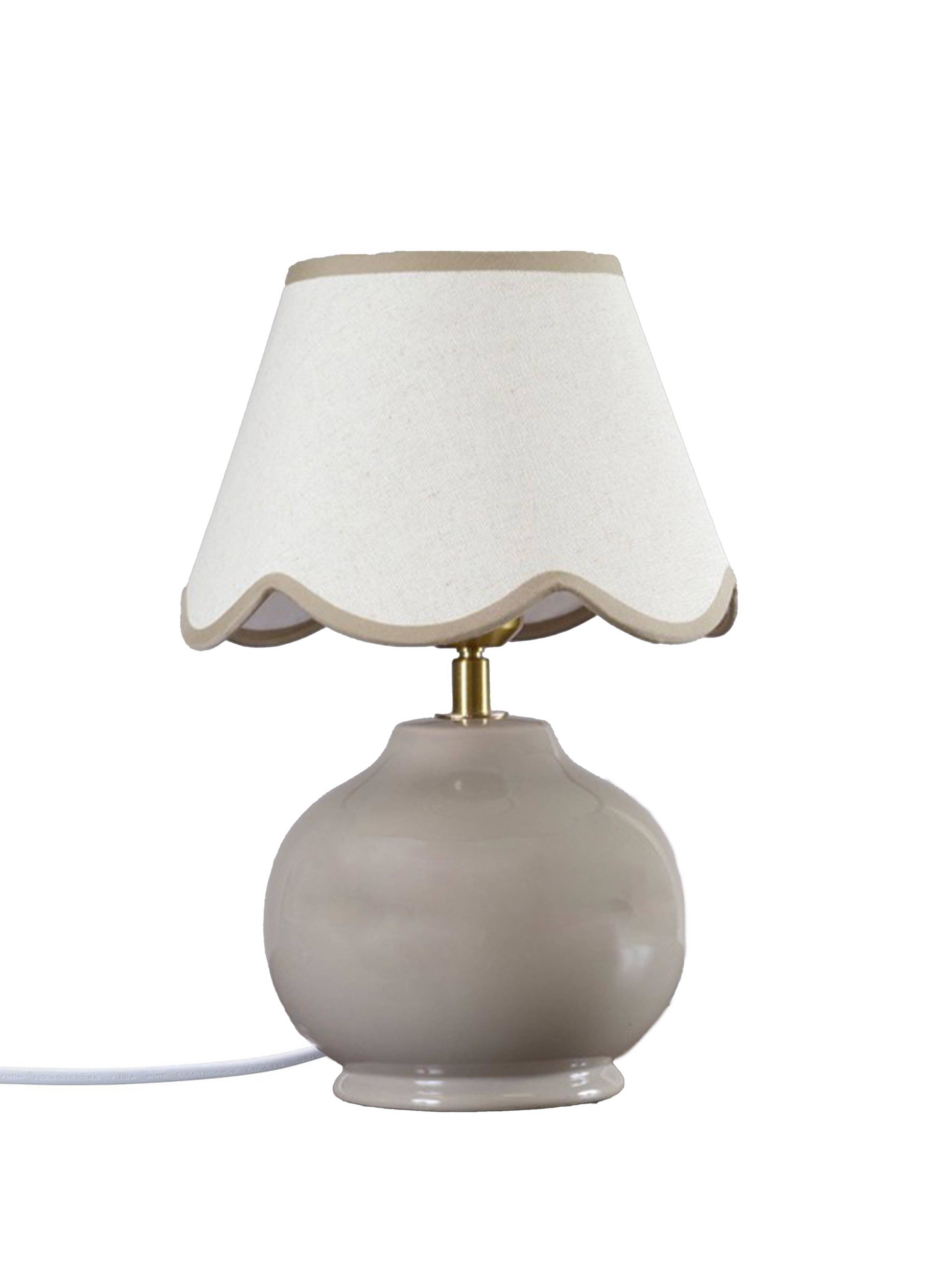 Nell Bordslampa, från PR Home, i färgen brown. Klicka för att öppna bilden i stort format