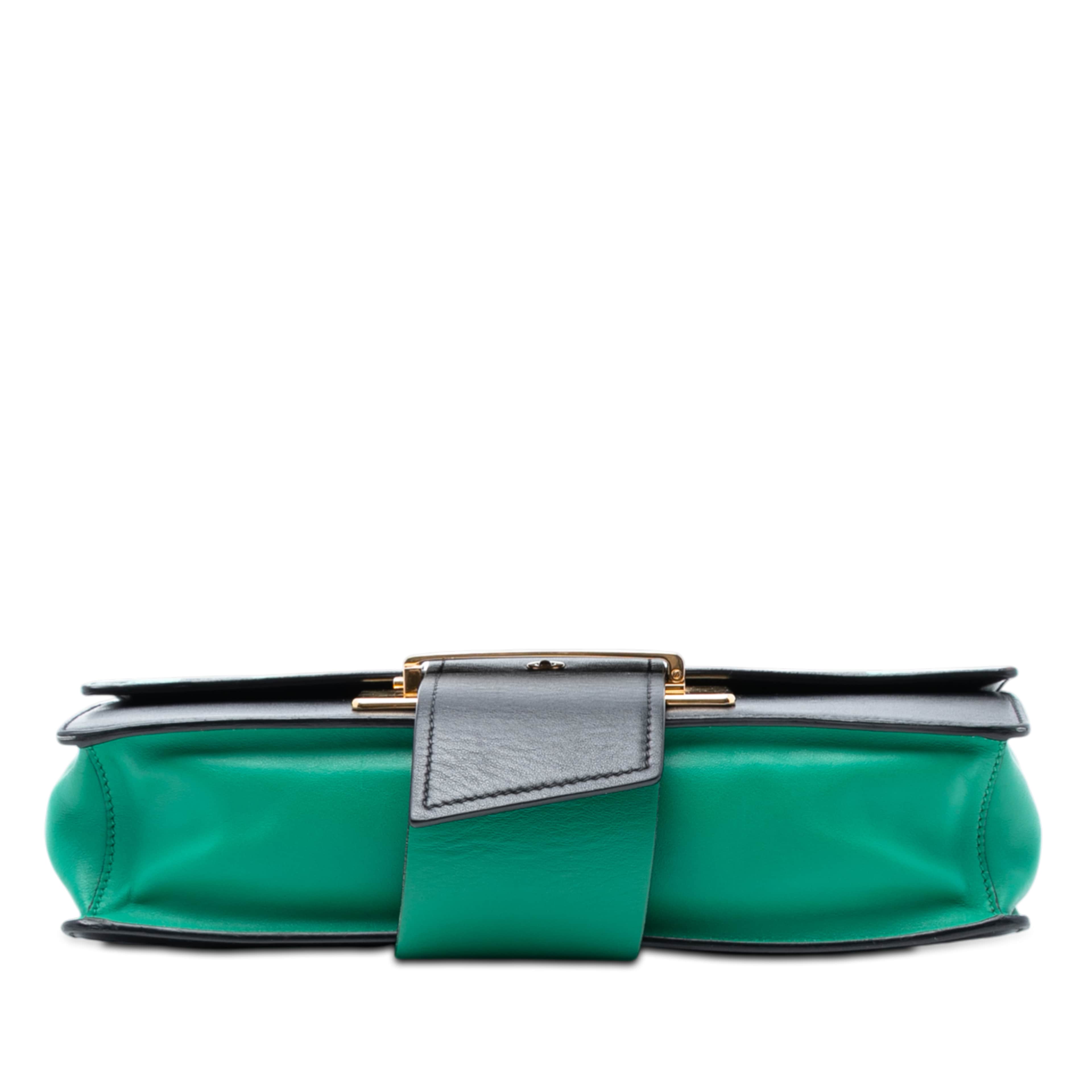 Prada Floral Printed Leather Plex Ribbon Crossbody, från Luxclusif, i färgen black. Klicka för att öppna bilden i stort format