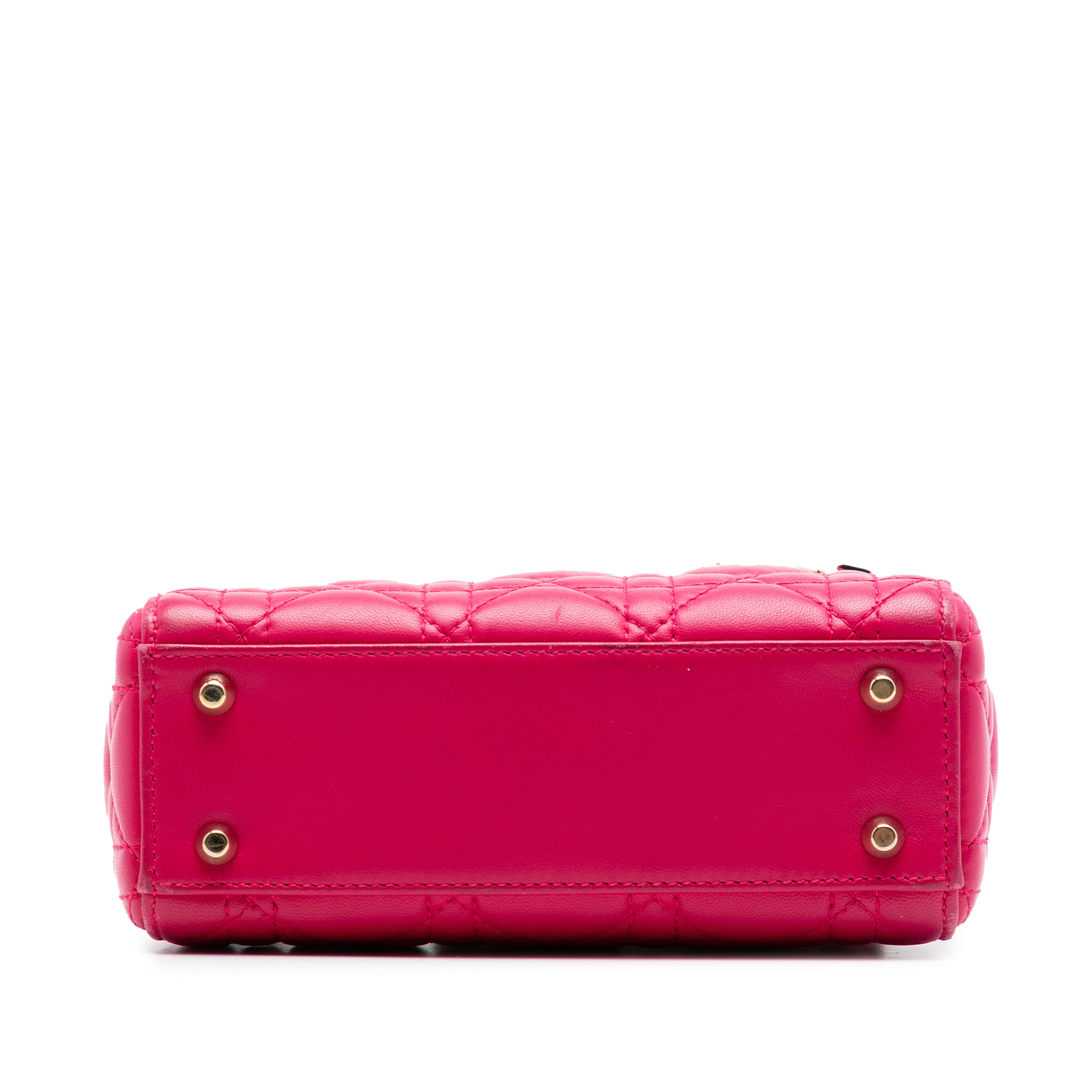 Dior Mini Lambskin Cannage Lady Dior, från Luxclusif, i färgen rosa. Klicka för att öppna bilden i stort format