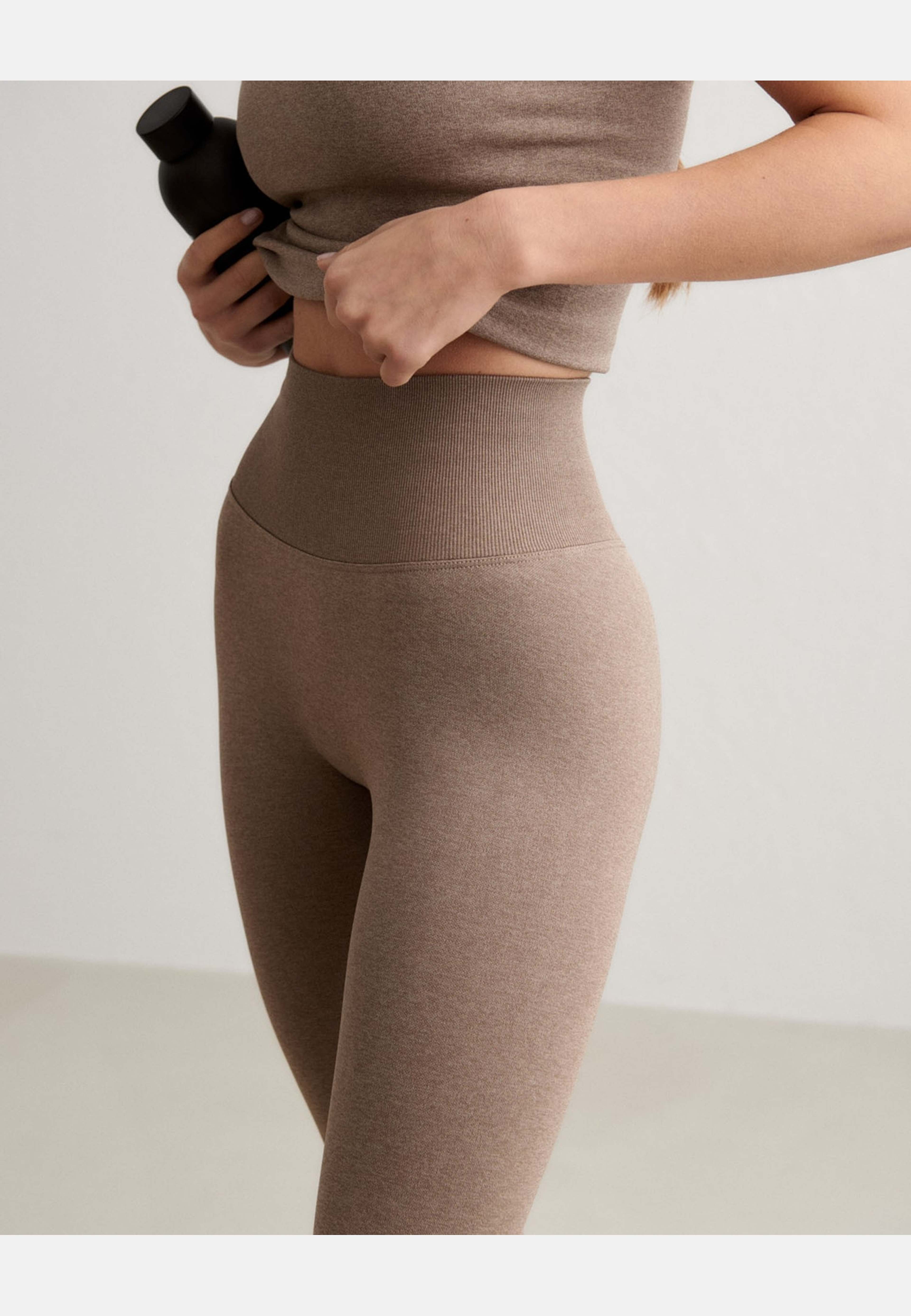 Shape Seamless Tights, från aim'n, i färgen espresso melange. Klicka för att öppna bilden i stort format