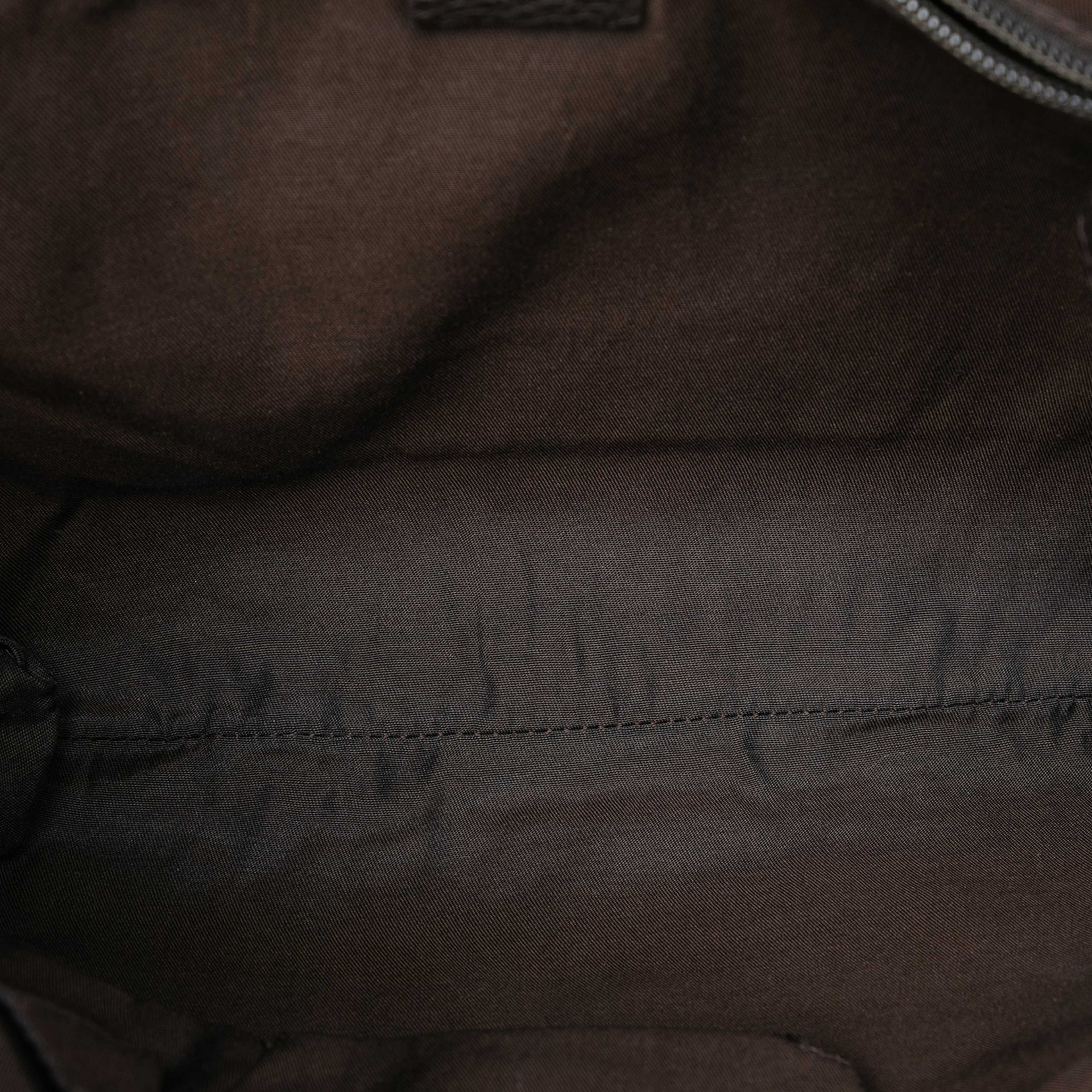 Gucci Gg Crystal Crossbody, från Luxclusif, i färgen beige. Klicka för att öppna bilden i stort format