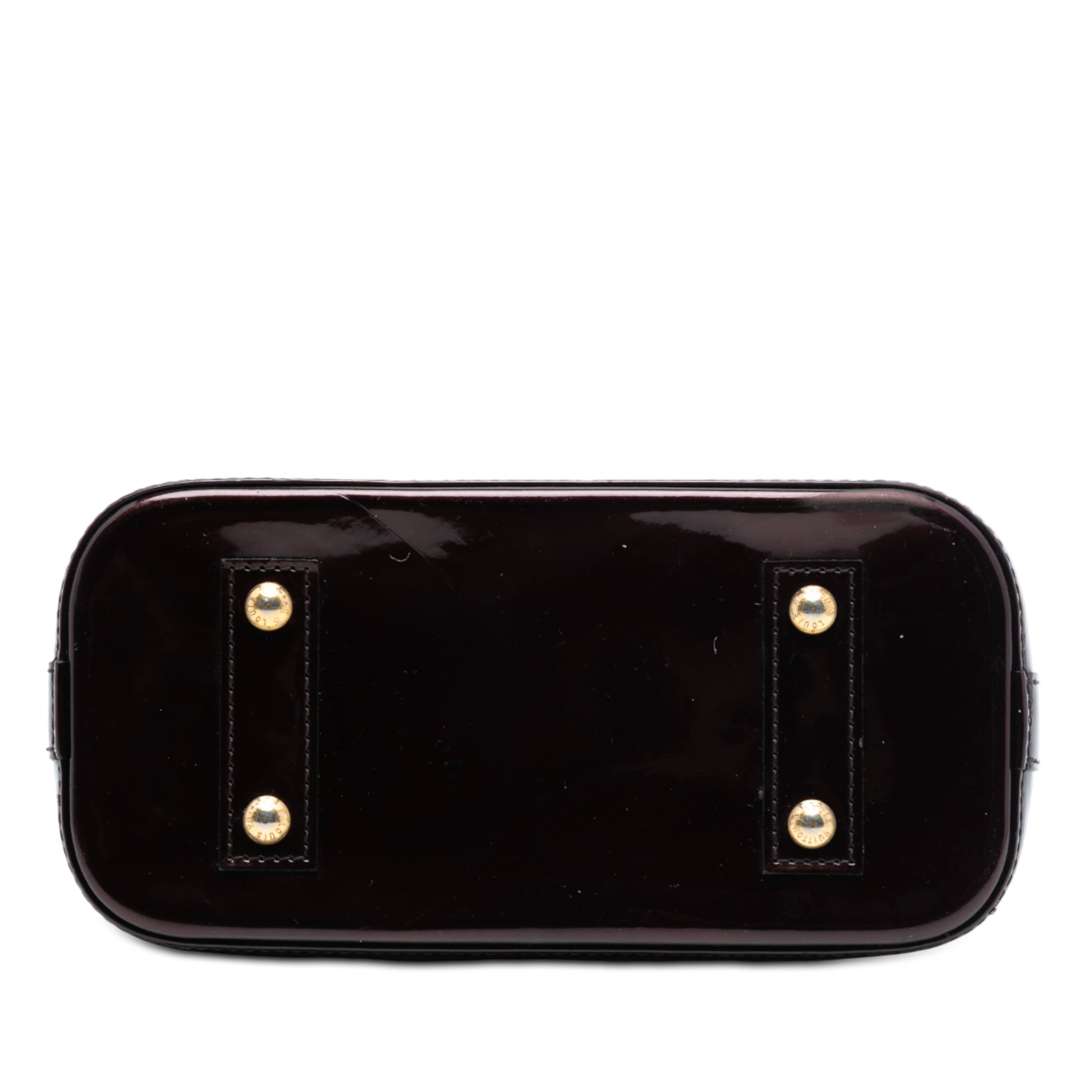 Louis Vuitton Monogram Vernis Alma Bb, från Luxclusif, i färgen purple. Klicka för att öppna bilden i stort format