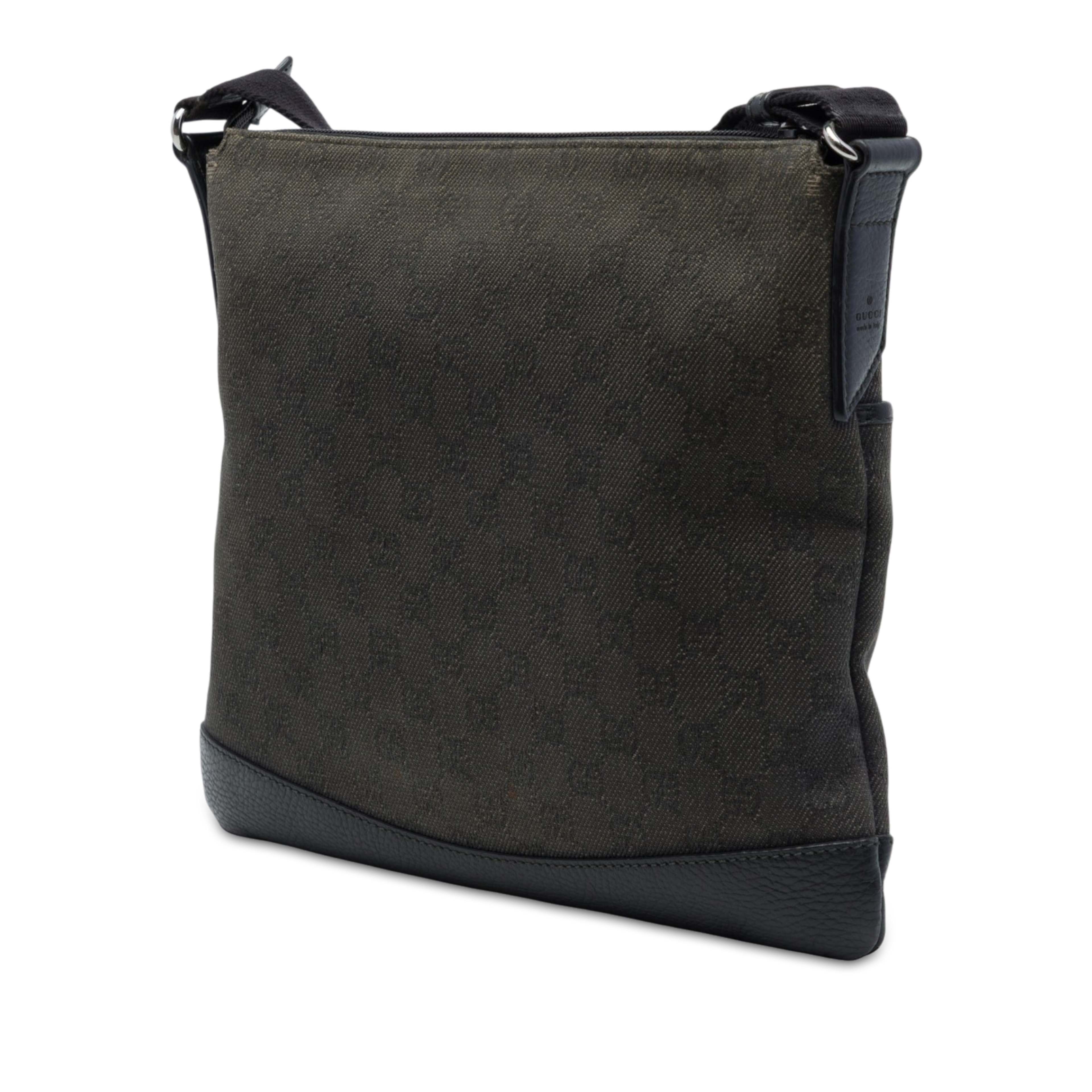Gucci Gg Denim Crossbody, från Luxclusif, i färgen svart. Klicka för att öppna bilden i stort format