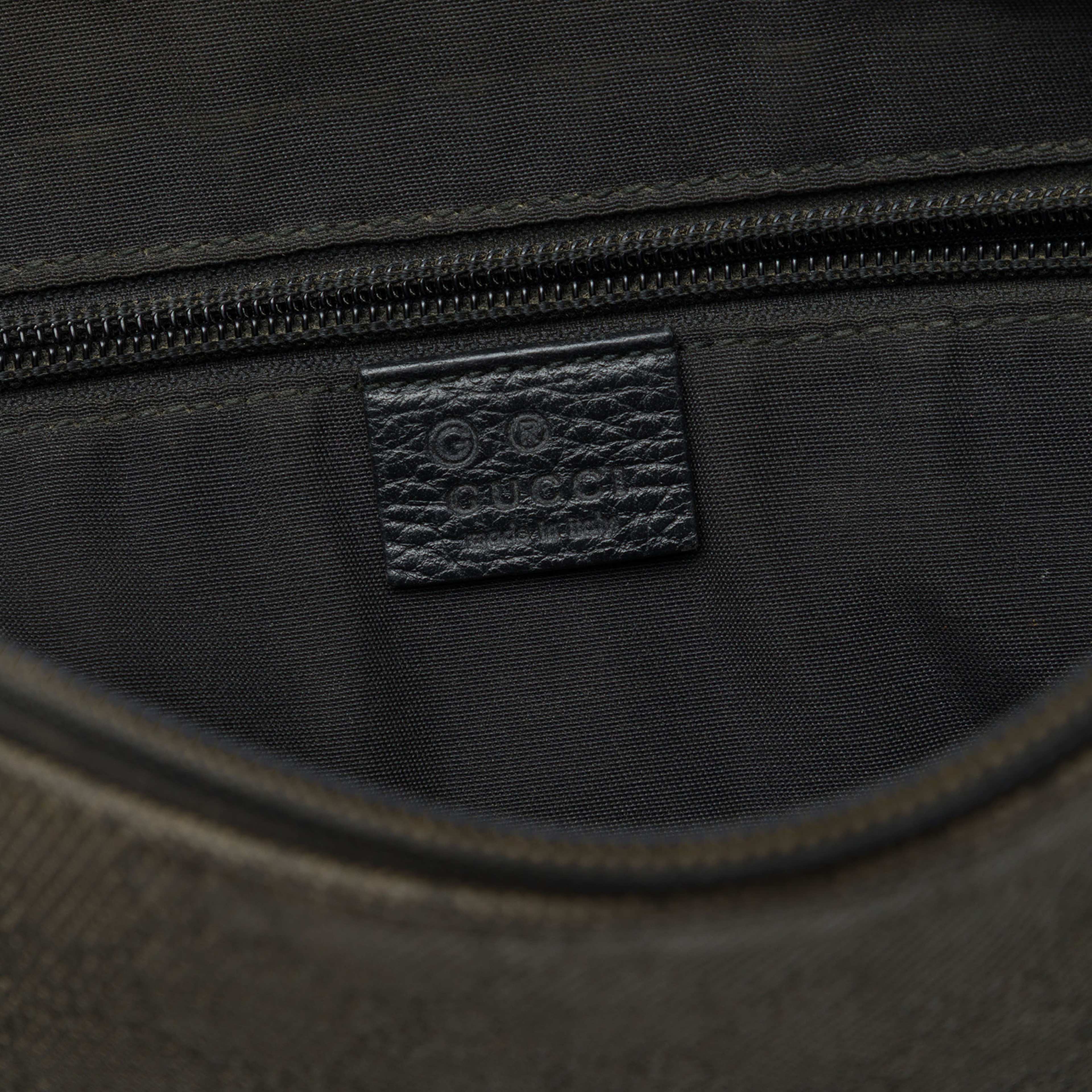 Gucci Gg Denim Crossbody, från Luxclusif, i färgen svart. Klicka för att öppna bilden i stort format