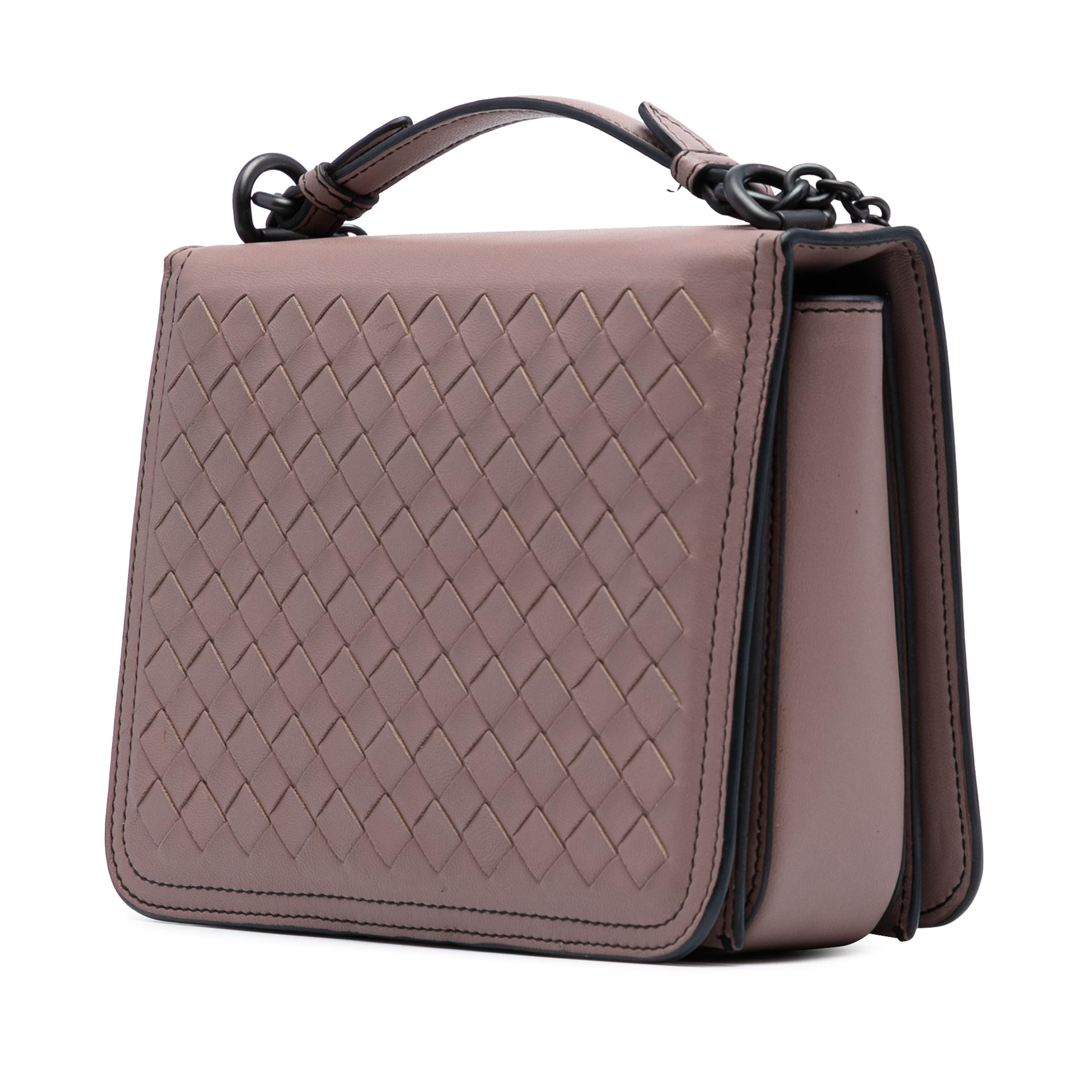 Bottega Veneta Small Nappa Intrecciato Runway Shoulder Bag, från Luxclusif, i färgen purpur. Klicka för att öppna bilden i stort format