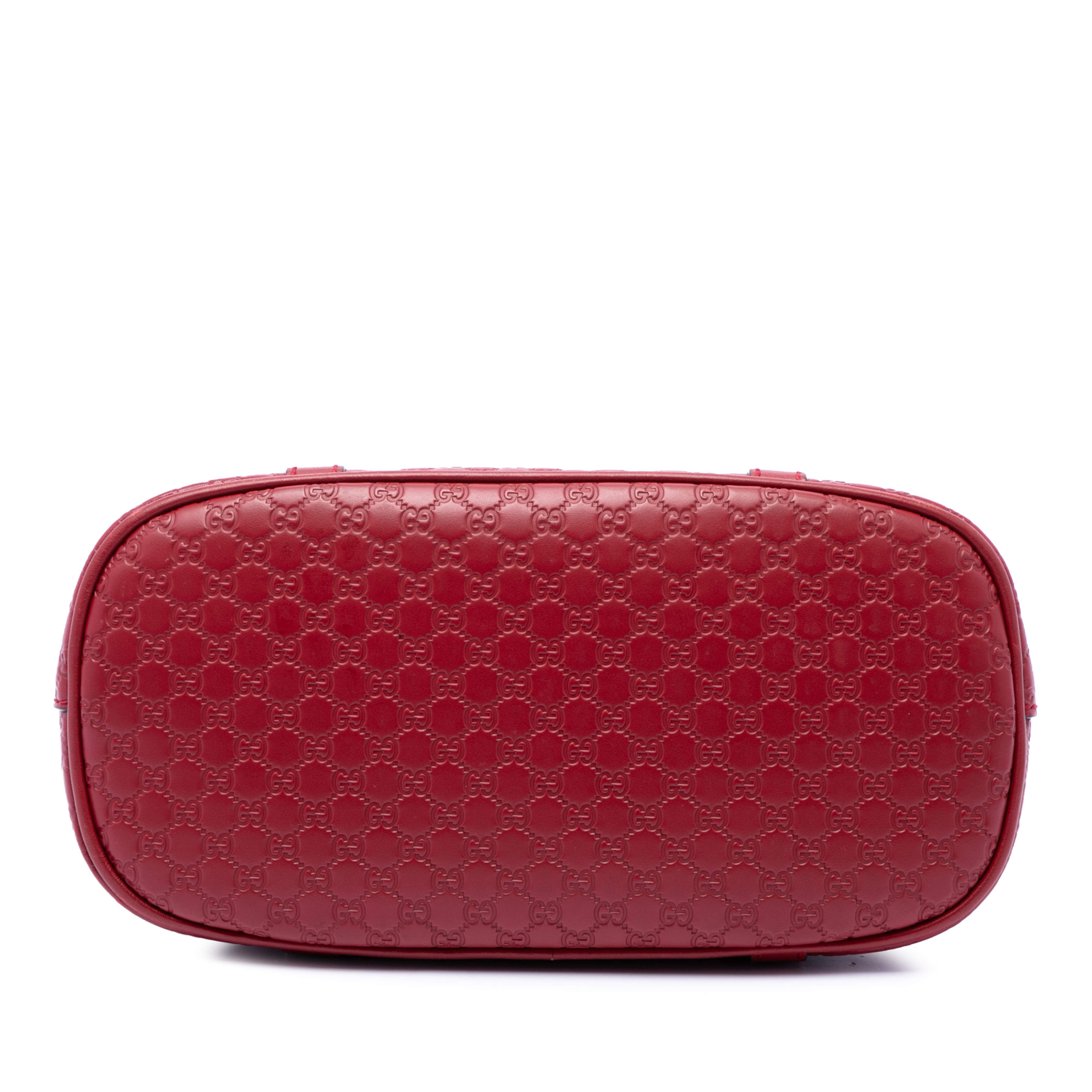 Gucci Mini Microguccissima Dome Satchel, från Luxclusif, i färgen röd. Klicka för att öppna bilden i stort format