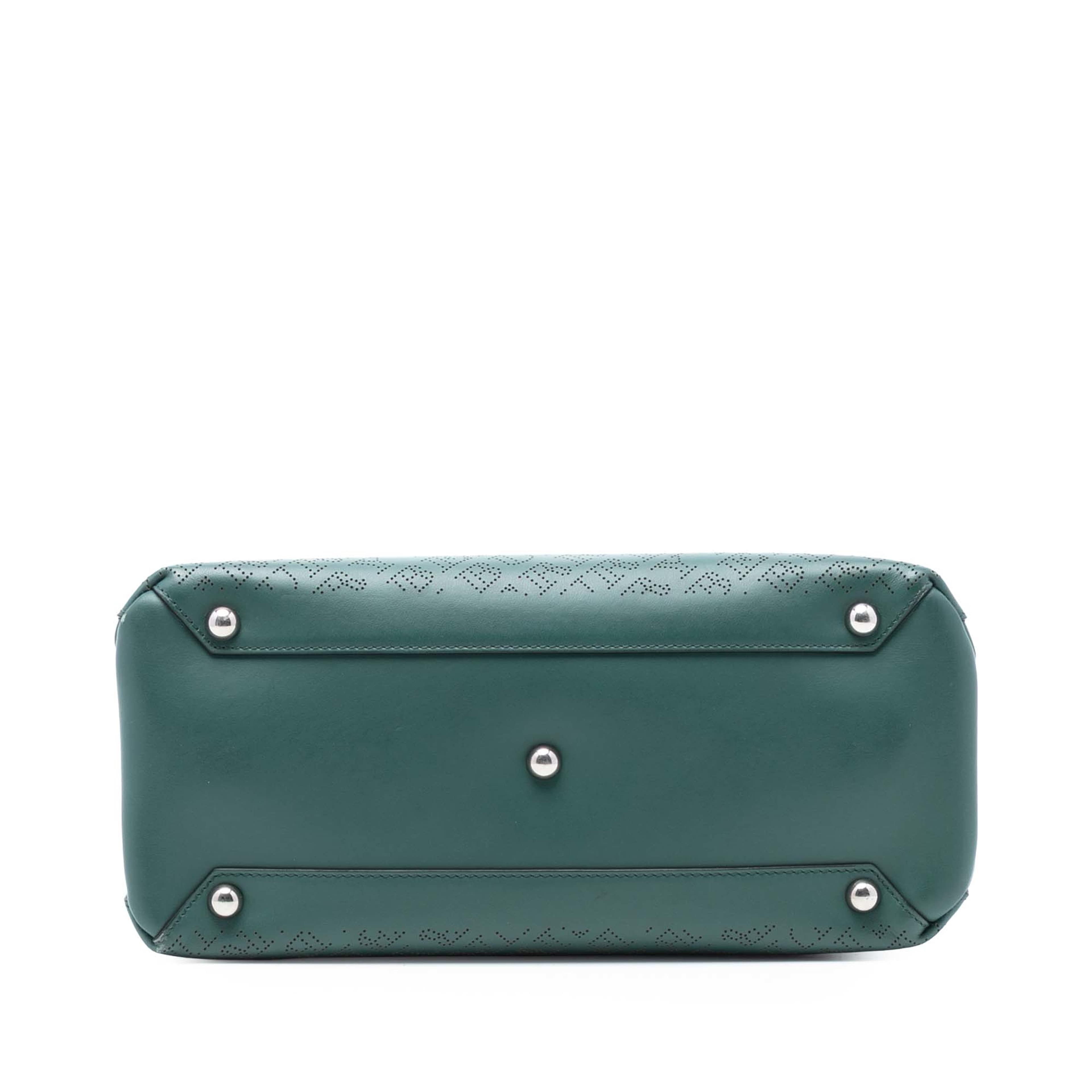 Burberry Medium Perforated Leather Banner Satchel, från Luxclusif, i färgen dark green. Klicka för att öppna bilden i stort format