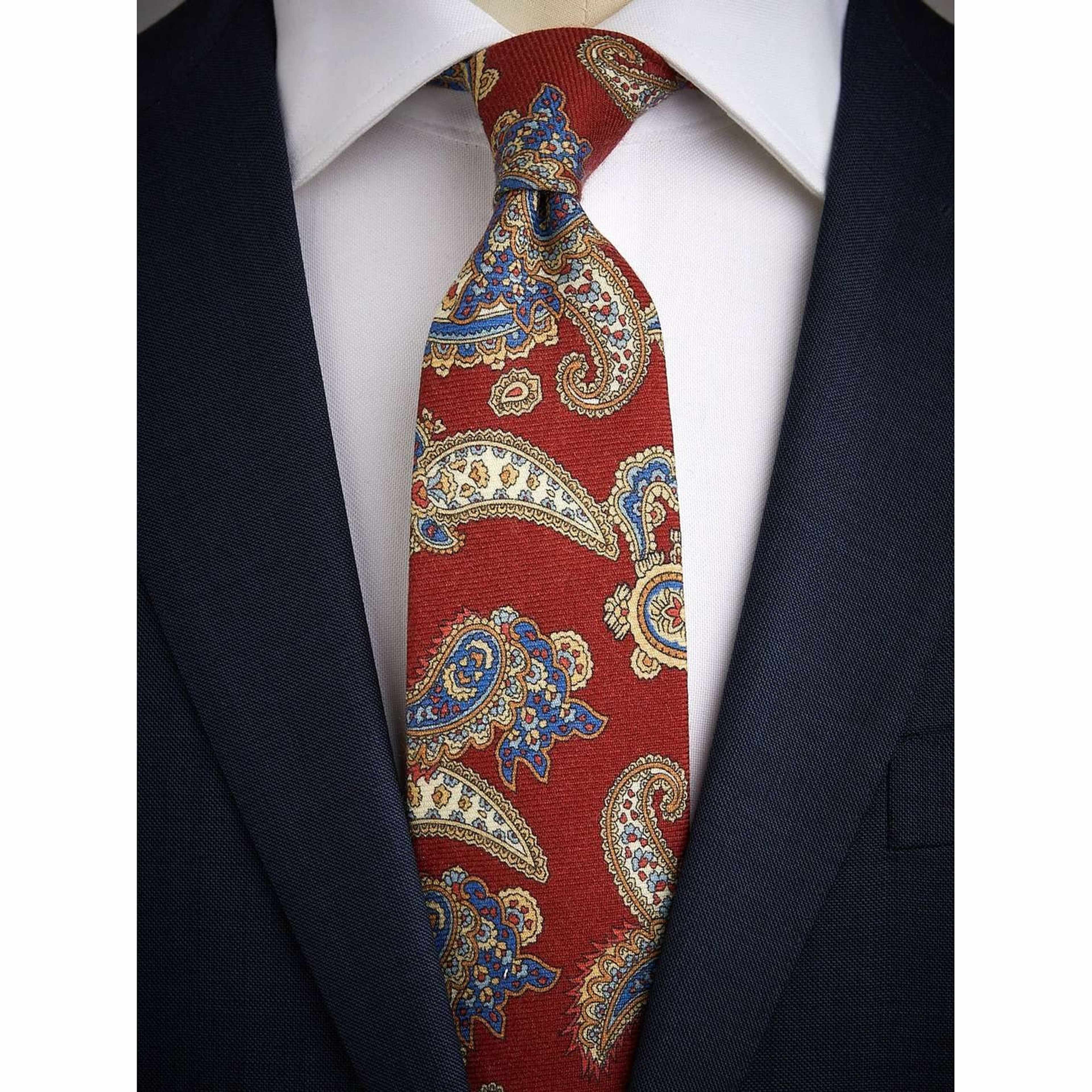 Tie Wool Paisley, från John Henric, i färgen dark blue. Klicka för att öppna bilden i stort format