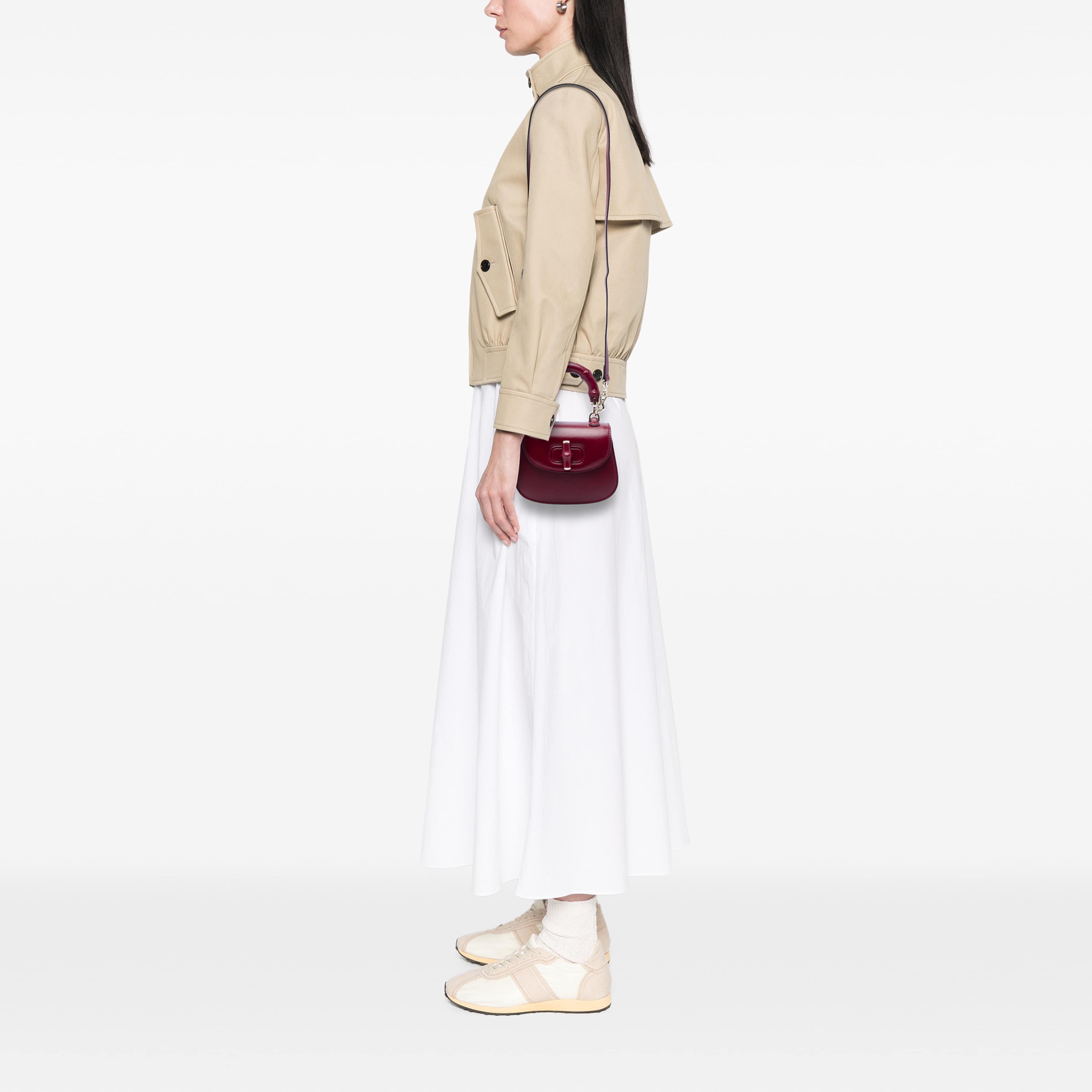 Gucci Mini Calfskin Bamboo Night, från Luxclusif, i färgen röd. Klicka för att öppna bilden i stort format