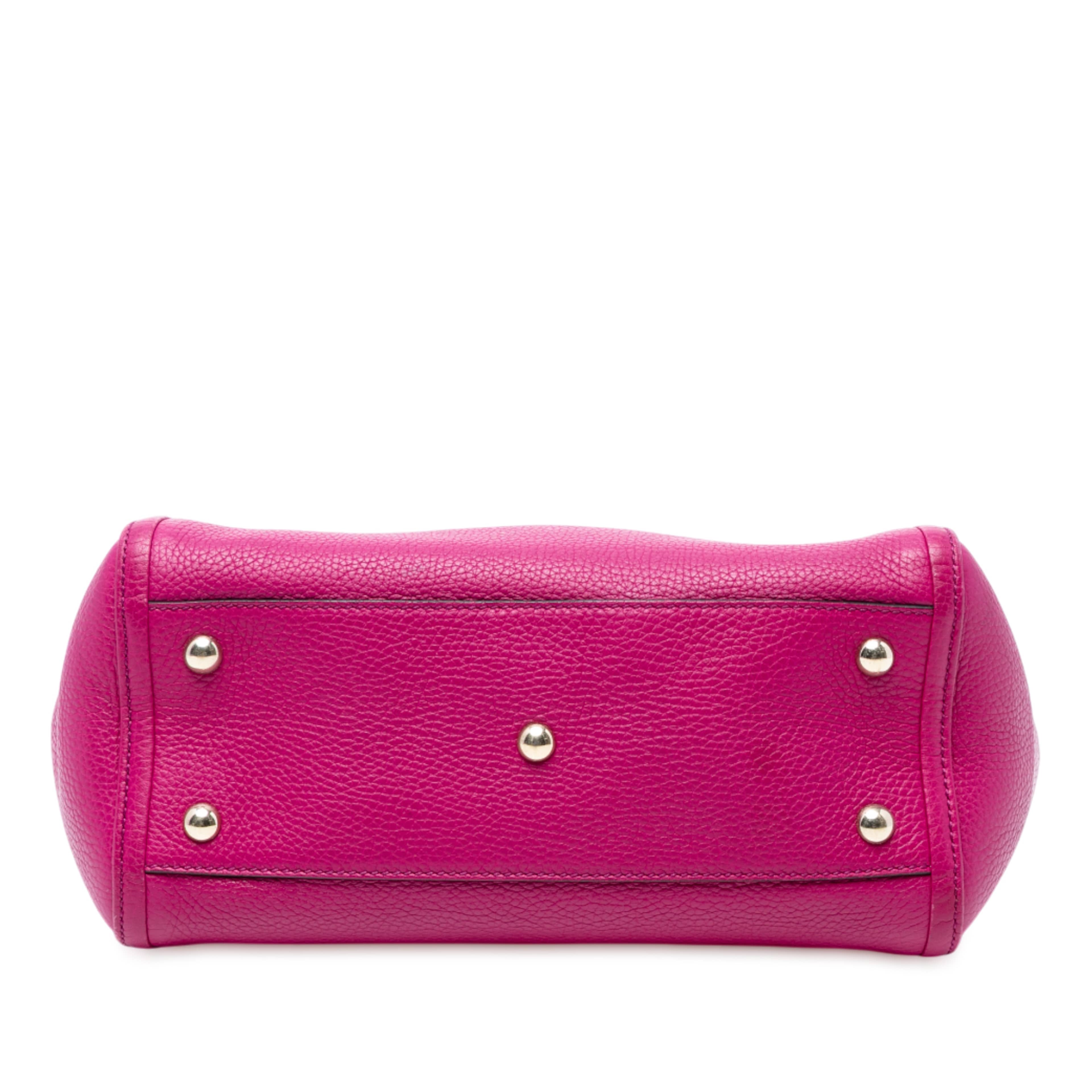 Gucci Small Leather Soho Cellarius Satchel, från Luxclusif, i färgen hot pink. Klicka för att öppna bilden i stort format