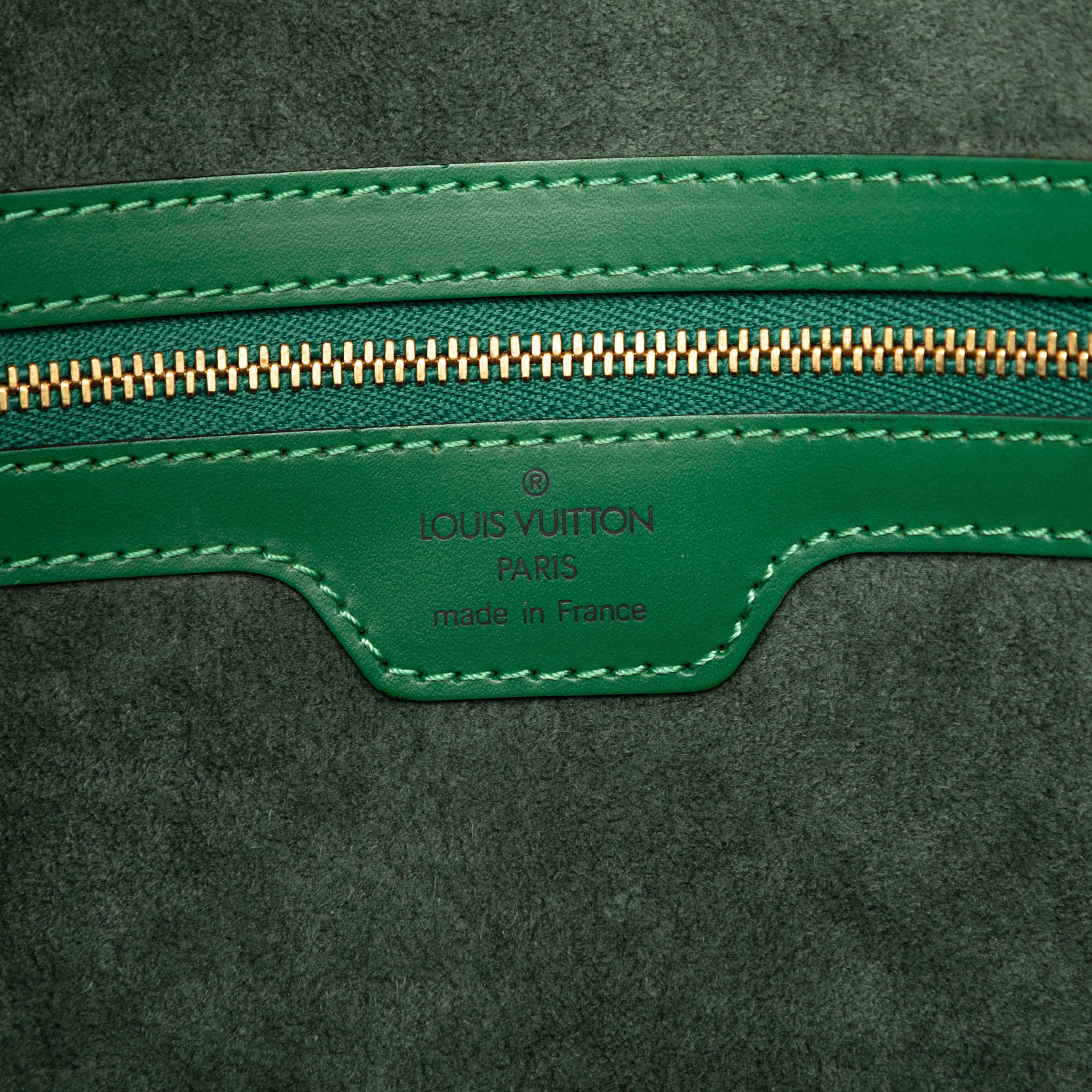 Louis Vuitton Epi Lussac, från Luxclusif, i färgen green. Klicka för att öppna bilden i stort format