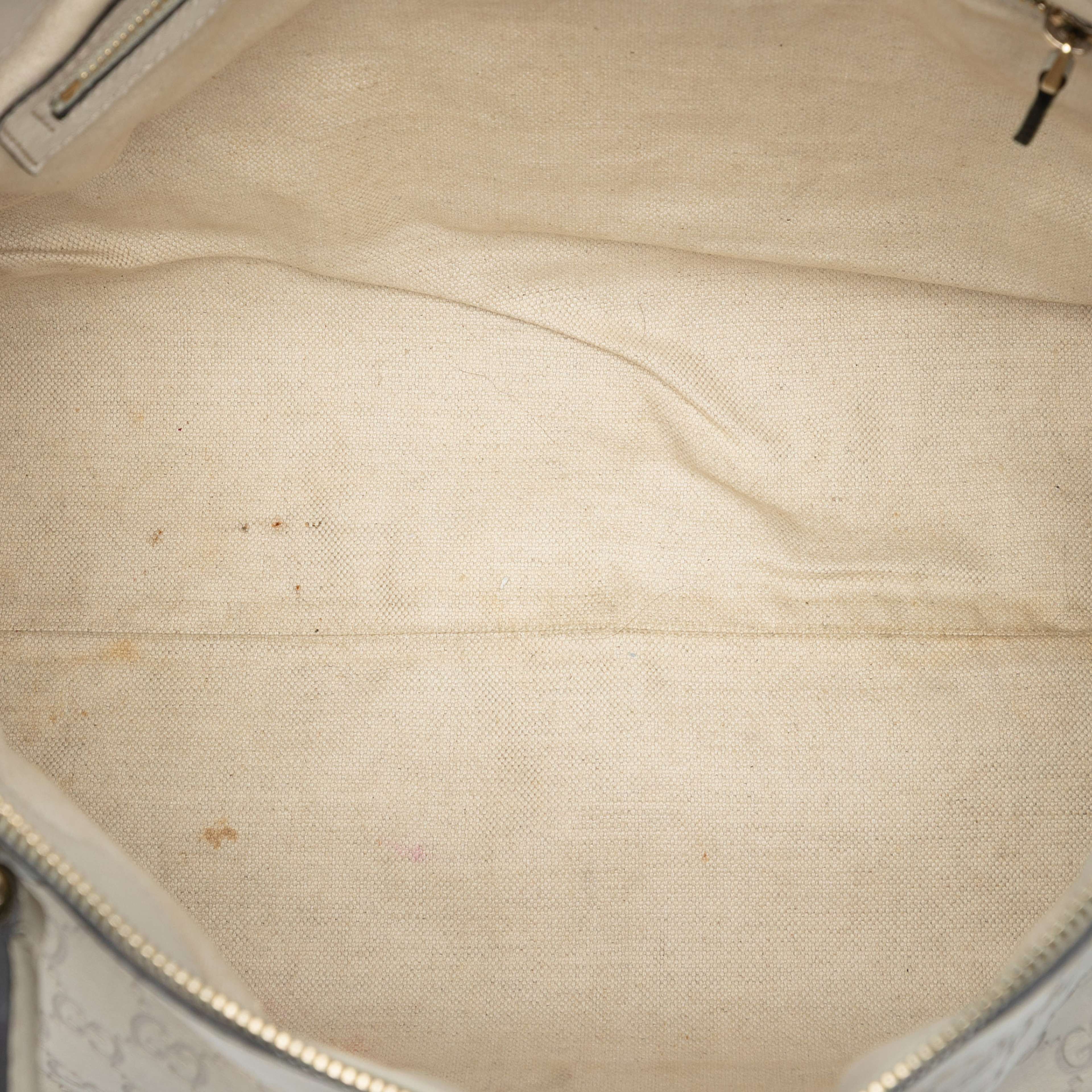 Gucci Guccissima Mayfair Satchel, från Luxclusif, i färgen off white. Klicka för att öppna bilden i stort format