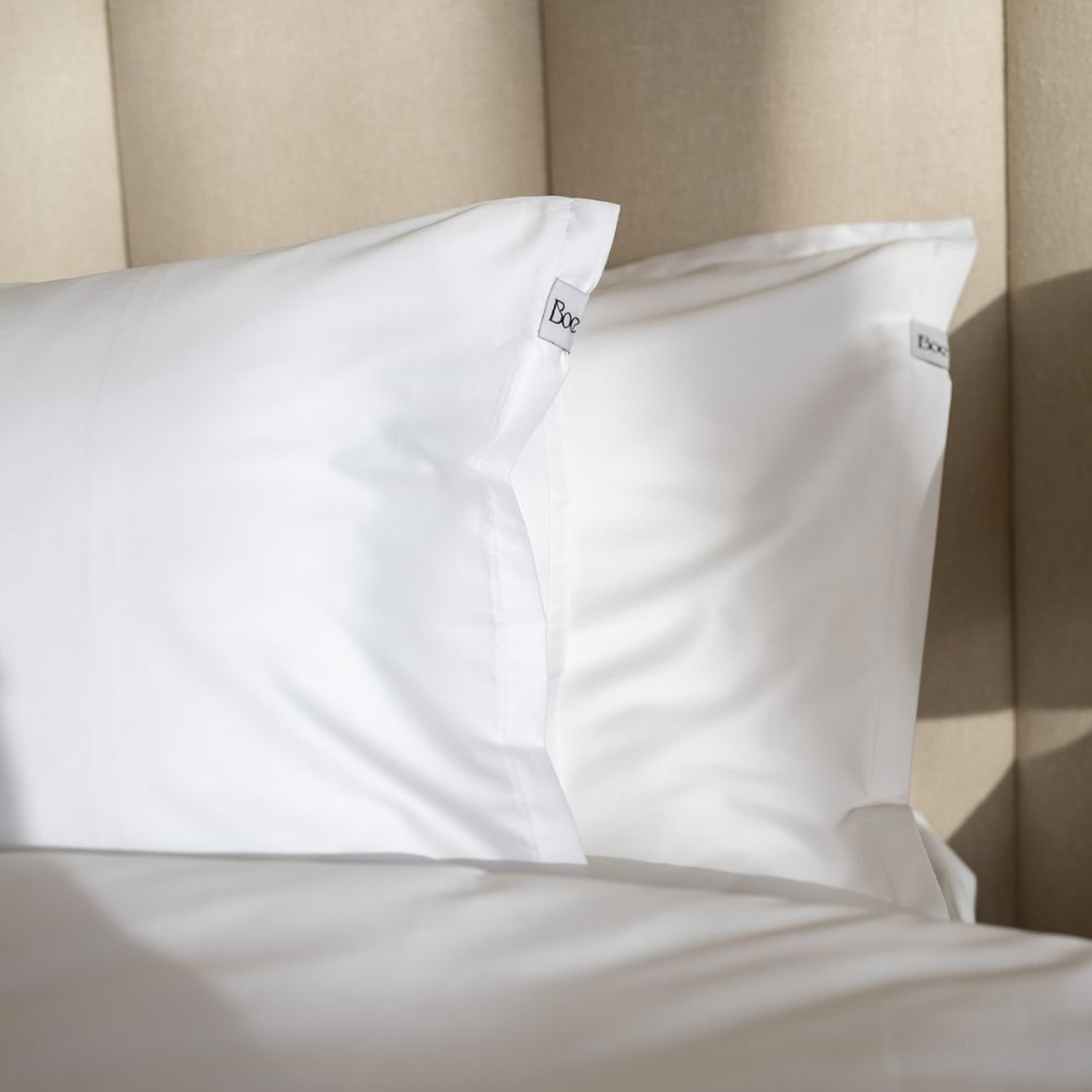 Regency Lee - Örngott 50x60, från Home of ESS, i färgen white. Klicka för att öppna bilden i stort format