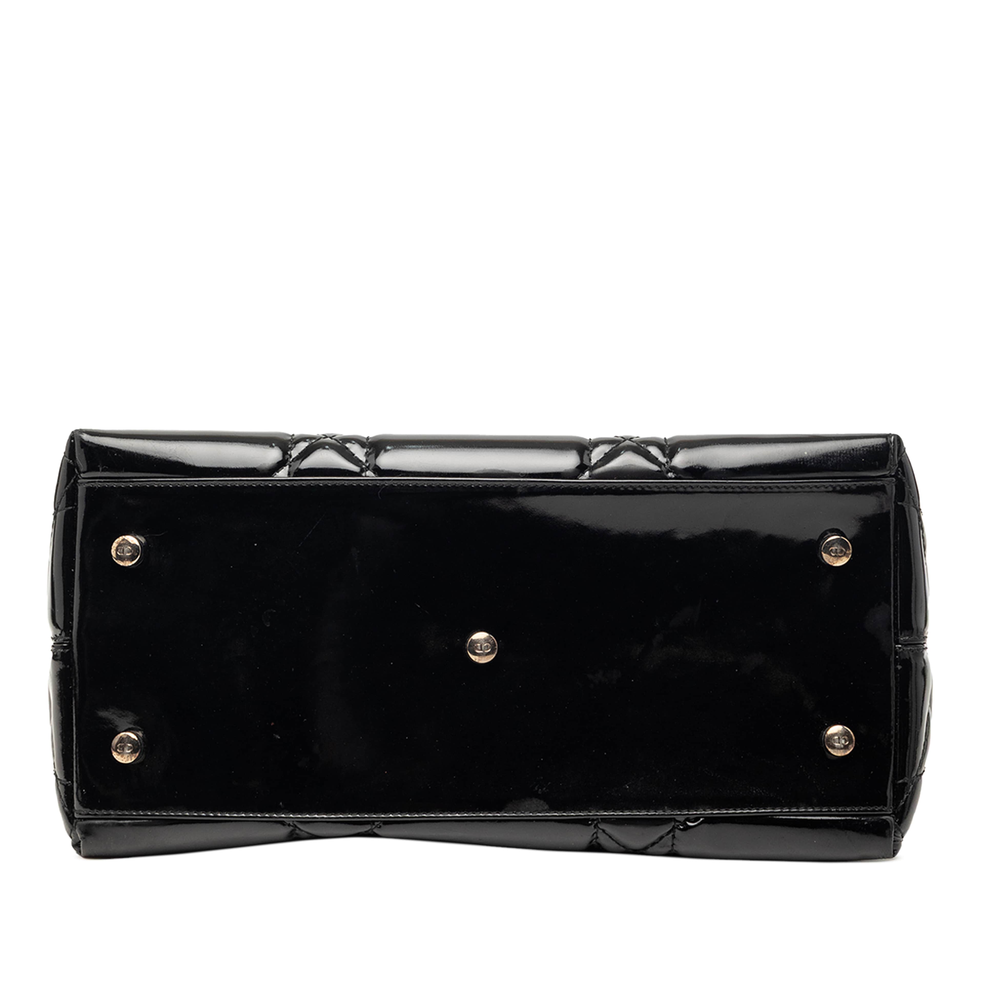 Dior Medium Patent Cannage Polochon Granville Satchel, från Luxclusif, i färgen black. Klicka för att öppna bilden i stort format