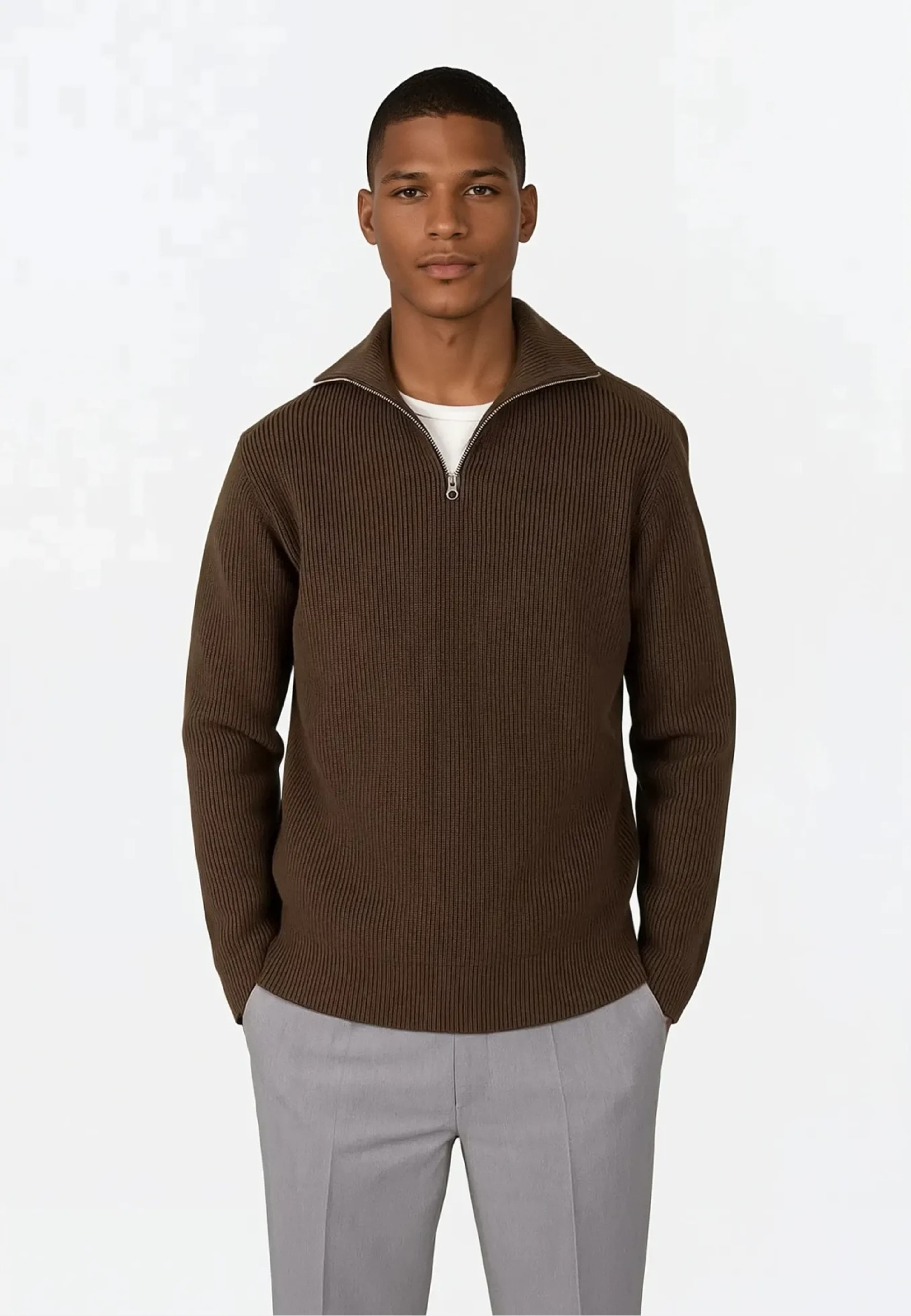 Reuben Knitted Half Zip, från Ciszere, i färgen brown. Klicka för att öppna bilden i stort format