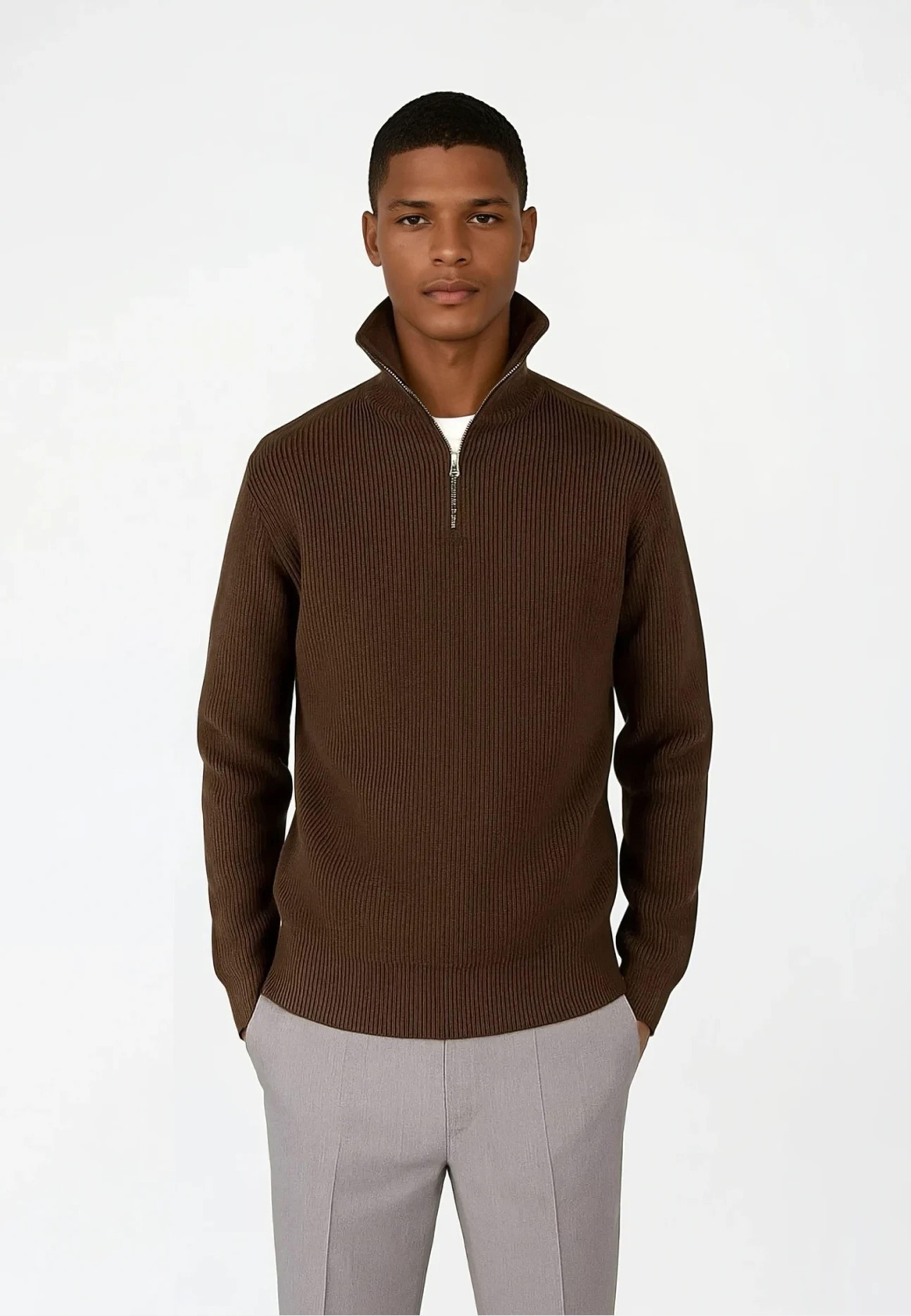 Reuben Knitted Half Zip, från Ciszere, i färgen brown. Klicka för att öppna bilden i stort format