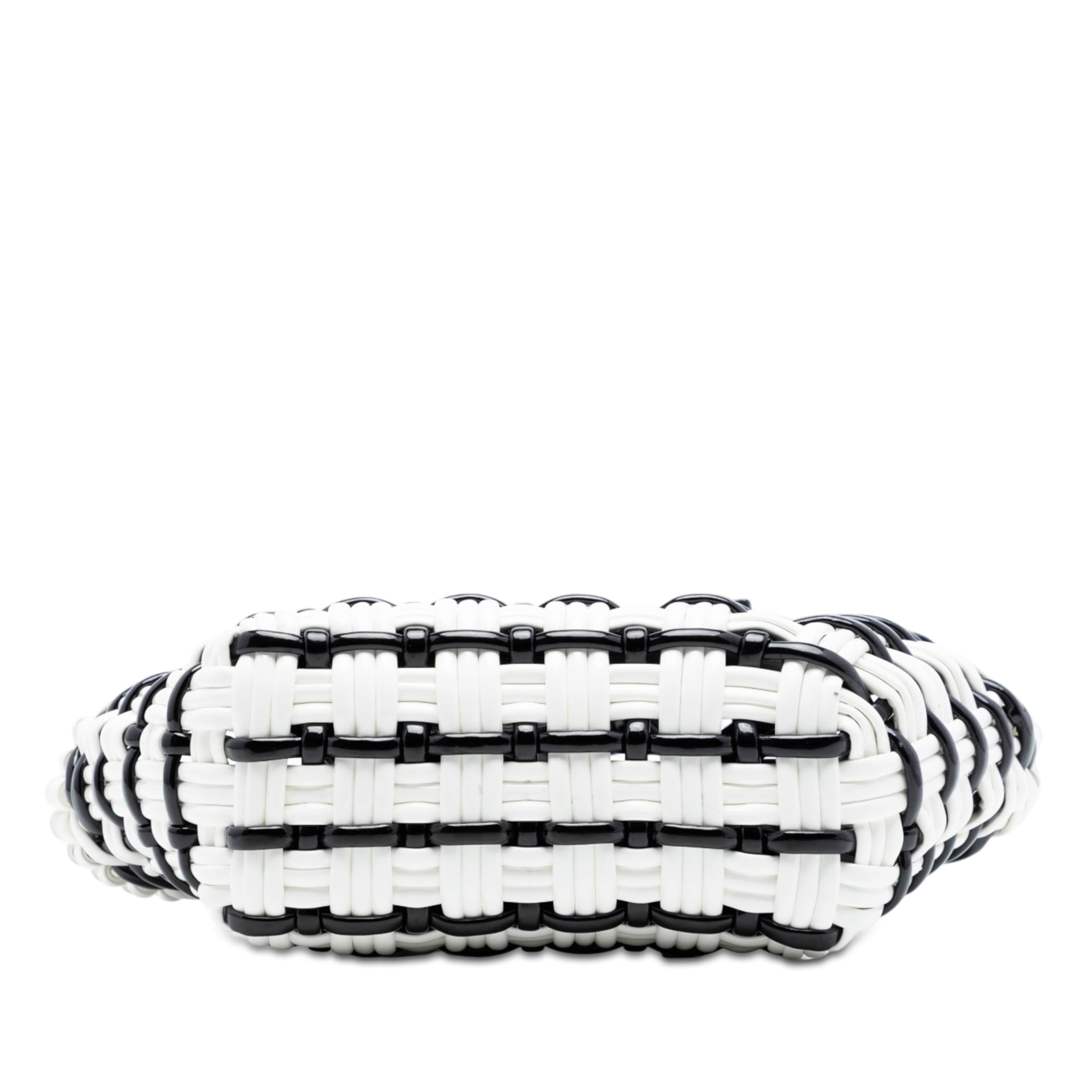 Balenciaga Faux Leather Bistro Basket Bag Xxs, från Luxclusif, i färgen vit. Klicka för att öppna bilden i stort format