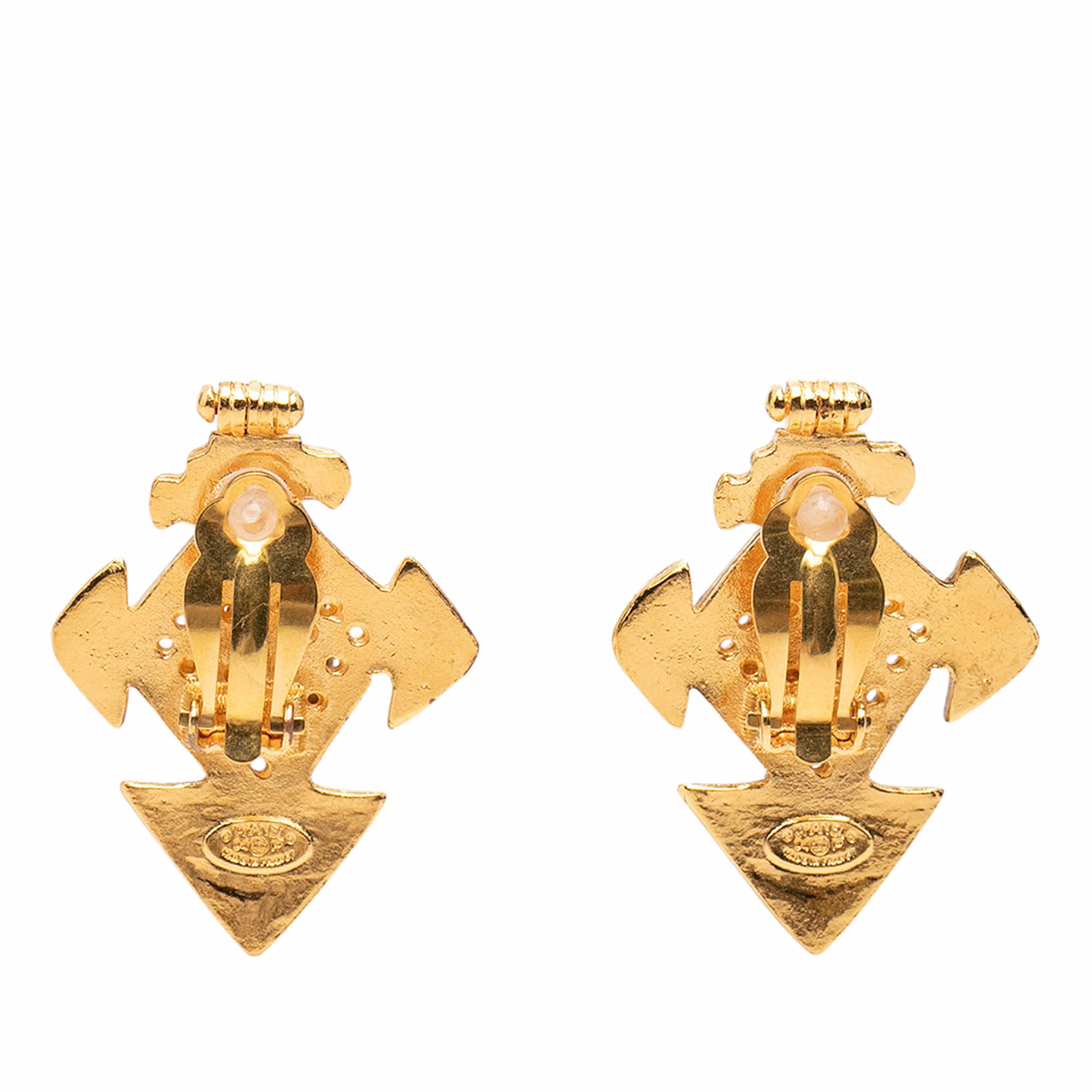 Chanel Cc Gold Plated Cross Clip On Earrings, från Luxclusif, i färgen gold. Klicka för att öppna bilden i stort format