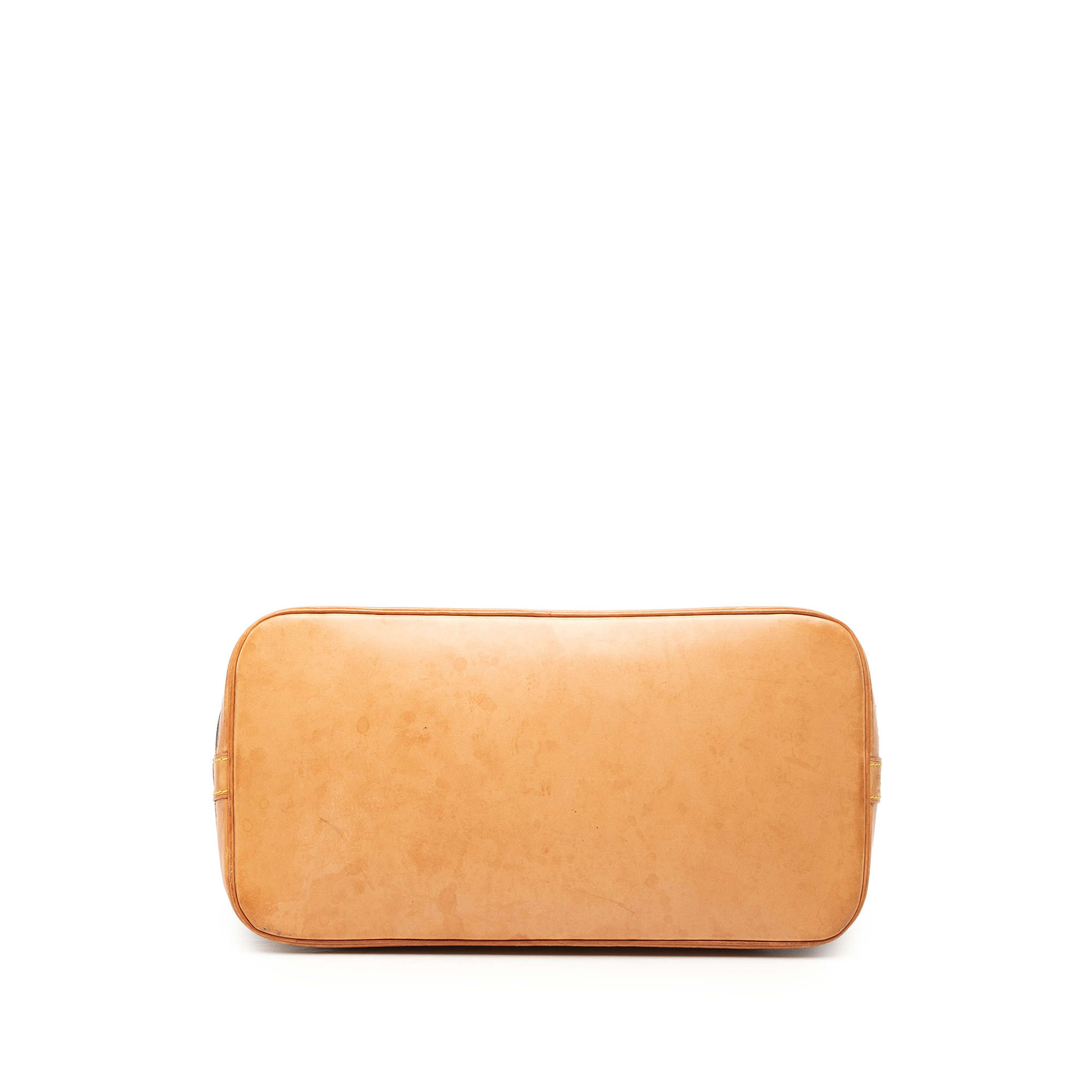 Louis Vuitton Monogram Alma Pm, från Luxclusif, i färgen brown. Klicka för att öppna bilden i stort format