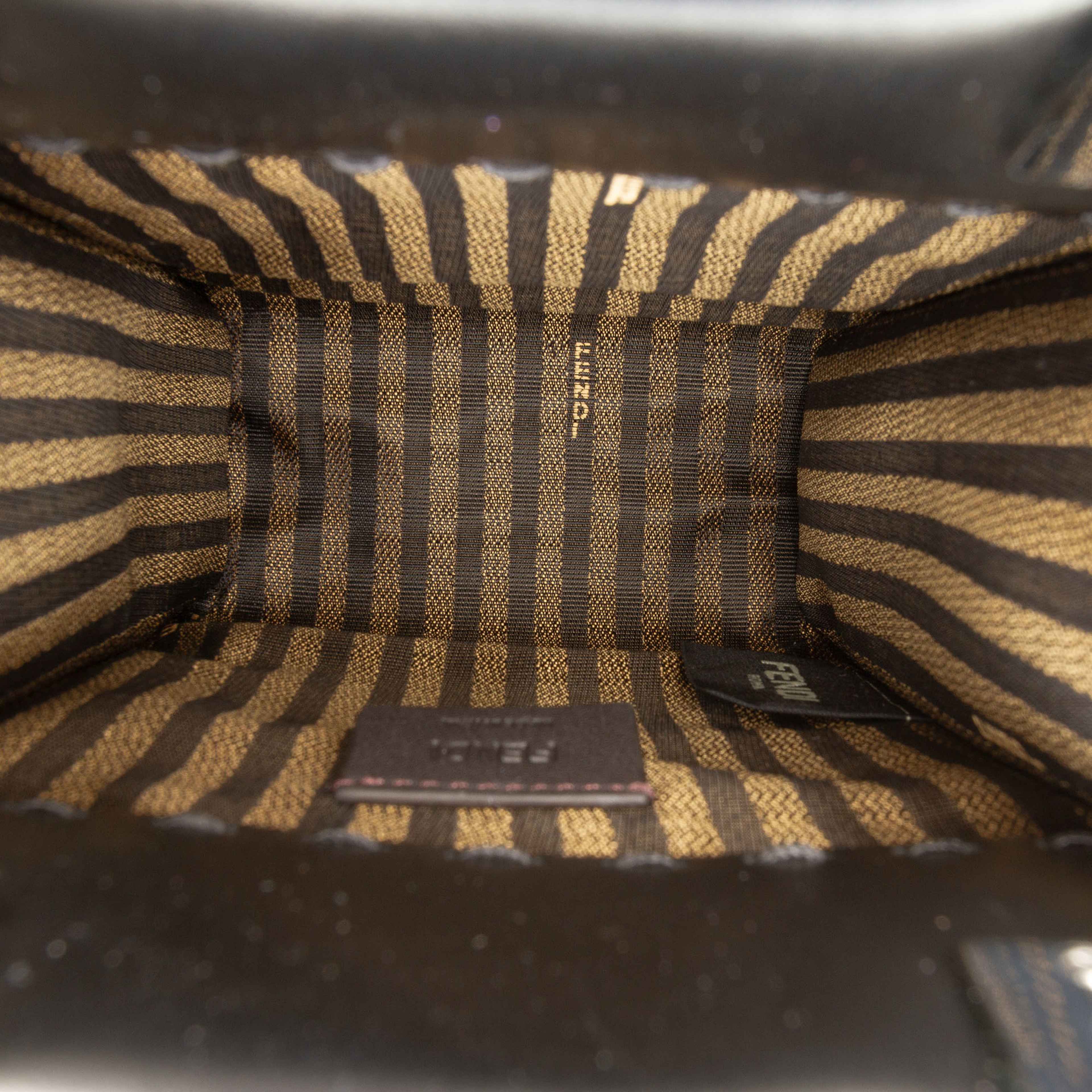 Fendi Mini Leather Sunshine Shopper Tote, från Luxclusif, i färgen black. Klicka för att öppna bilden i stort format